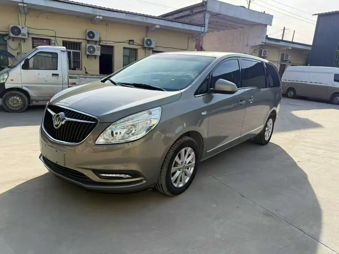 Buick GL8  из Китая