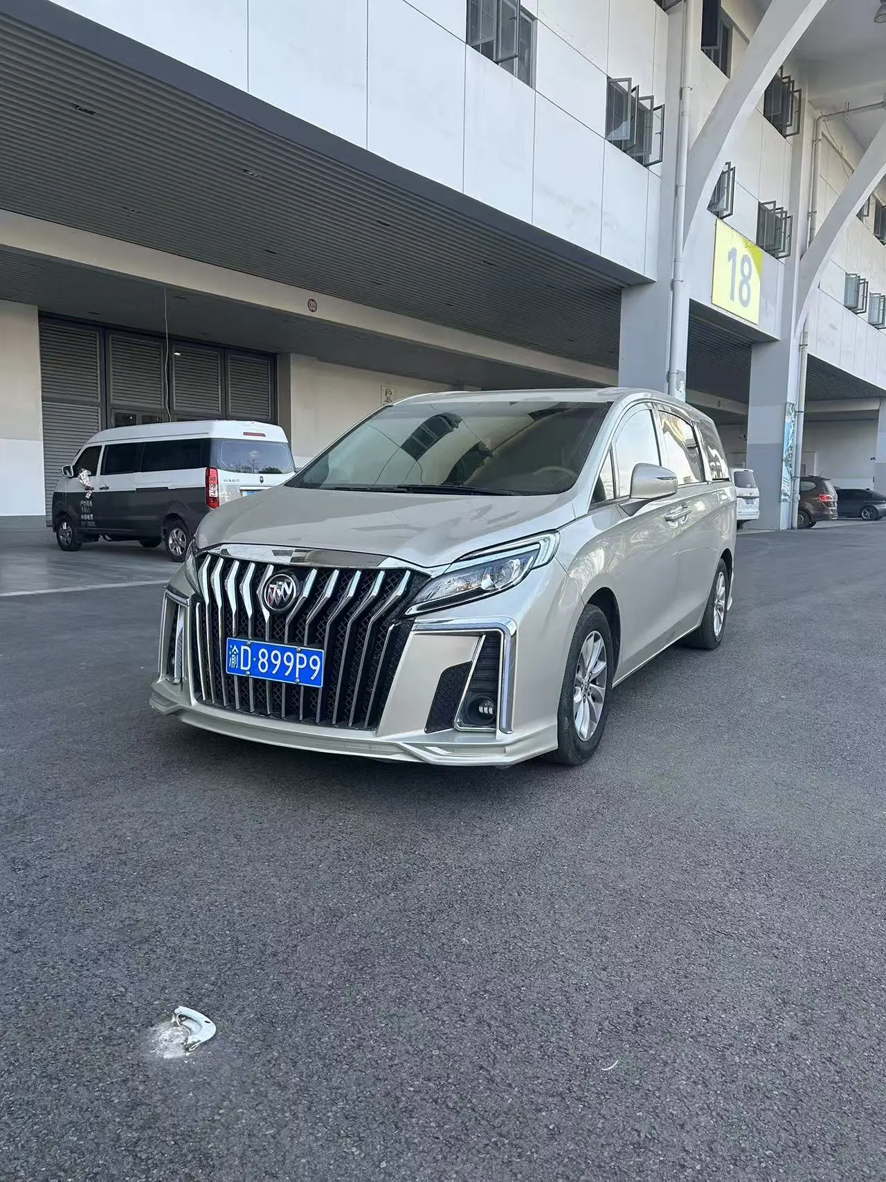 Buick GL8  из Китая