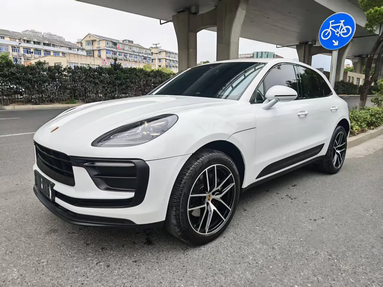 Porsche Macan  из Китая
