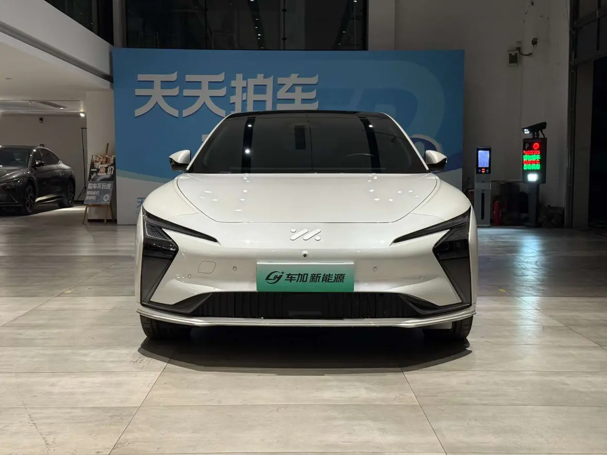 Zhiji L7  из Китая