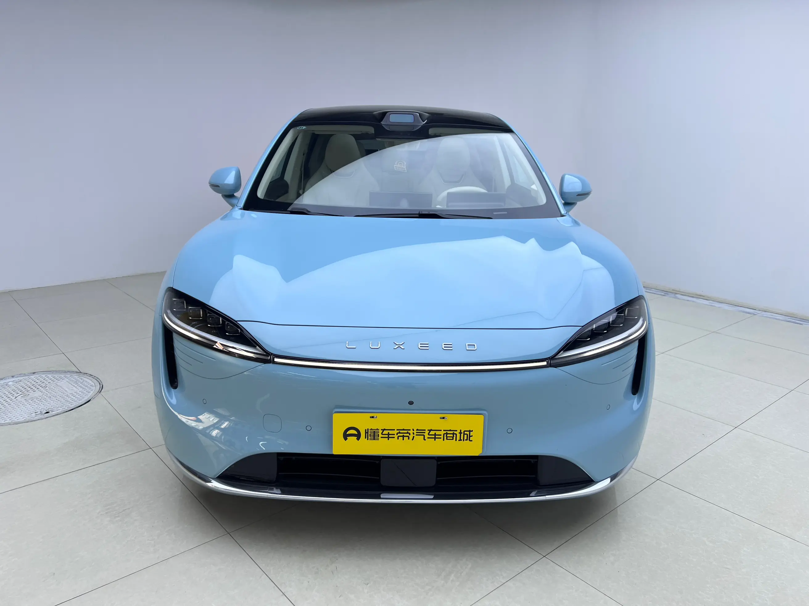 Luxeed Zhijie R7  из Китая