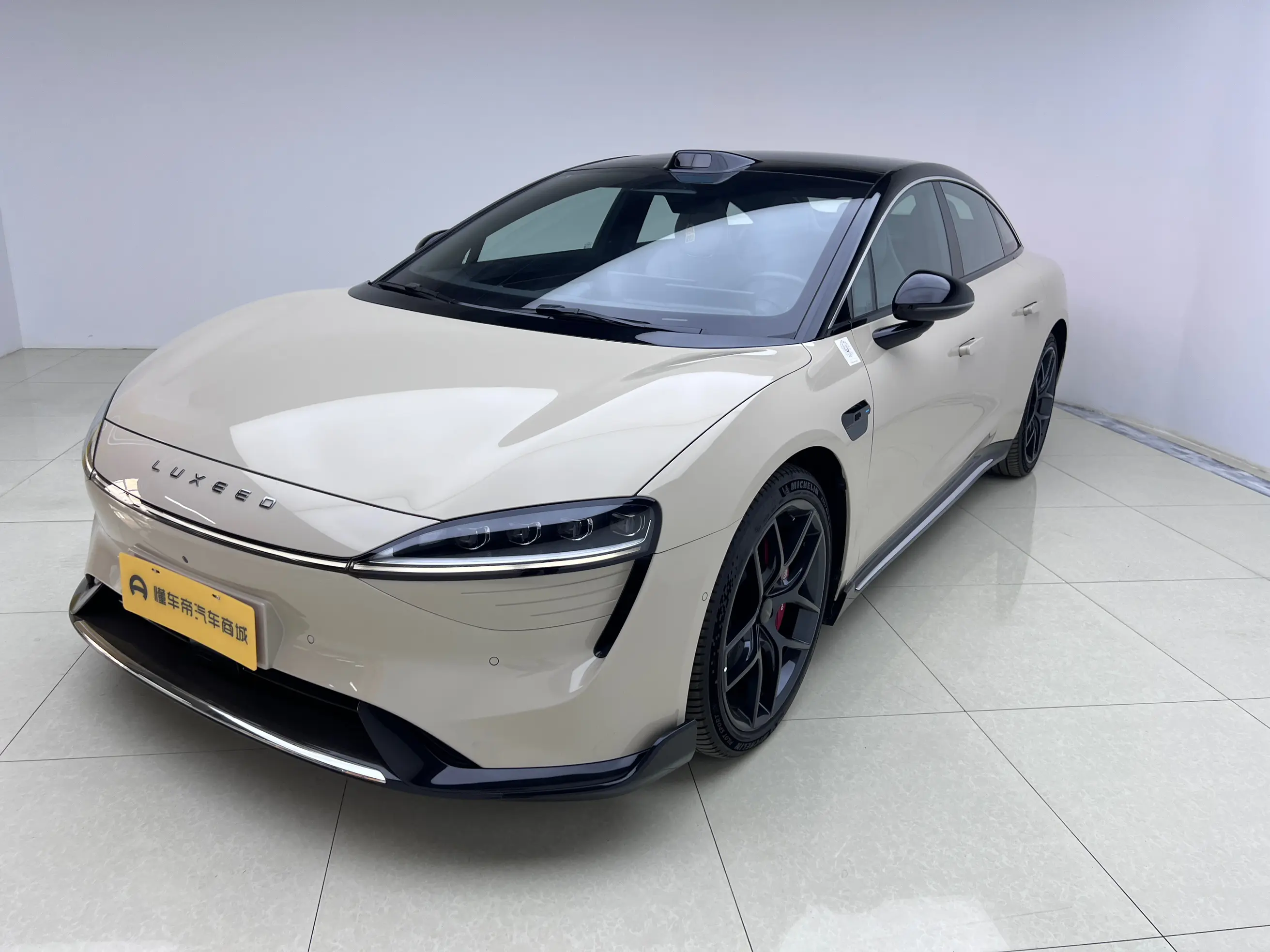 Luxeed SmartS7  из Китая