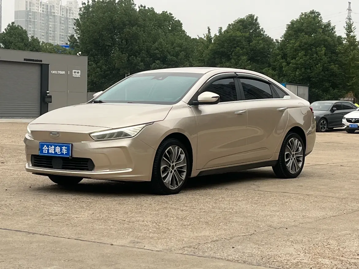 Geely Geometry A  из Китая