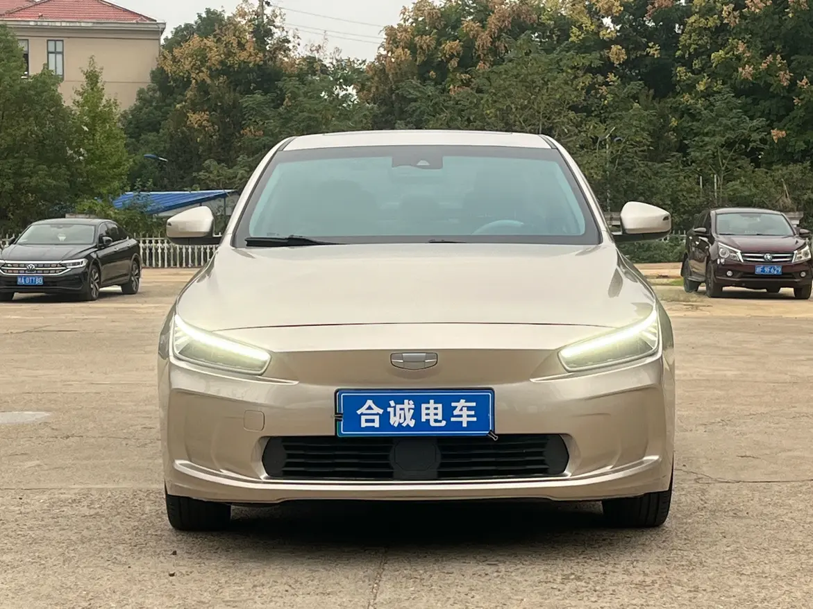 Geely Geometry A  из Китая