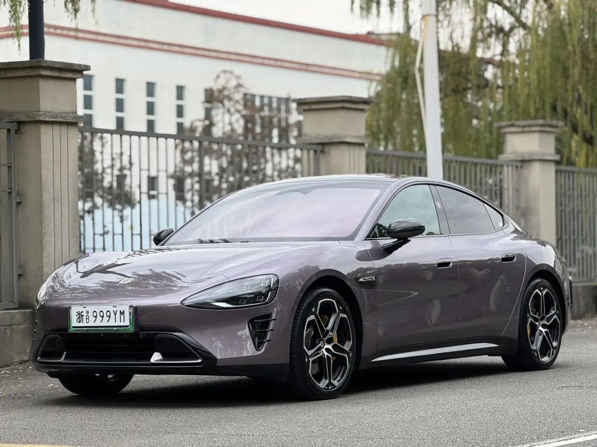 Xiaomi car Xiaomi SU7  из Китая