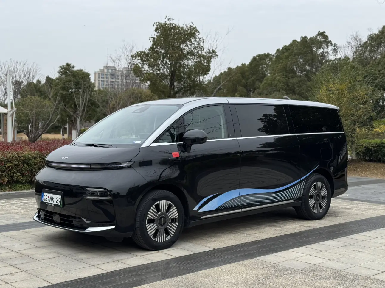 Geely Yizhen L380  из Китая