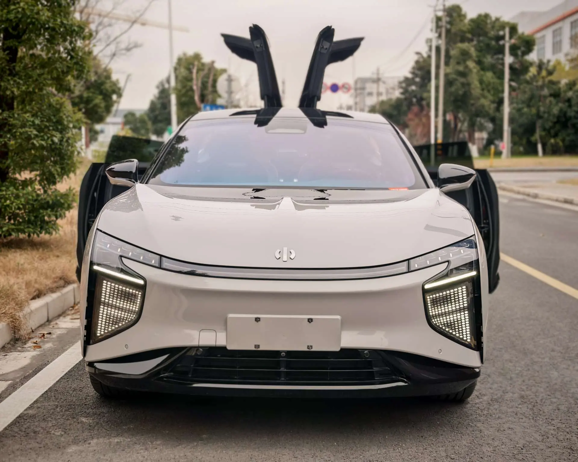 HiPhi X  из Китая