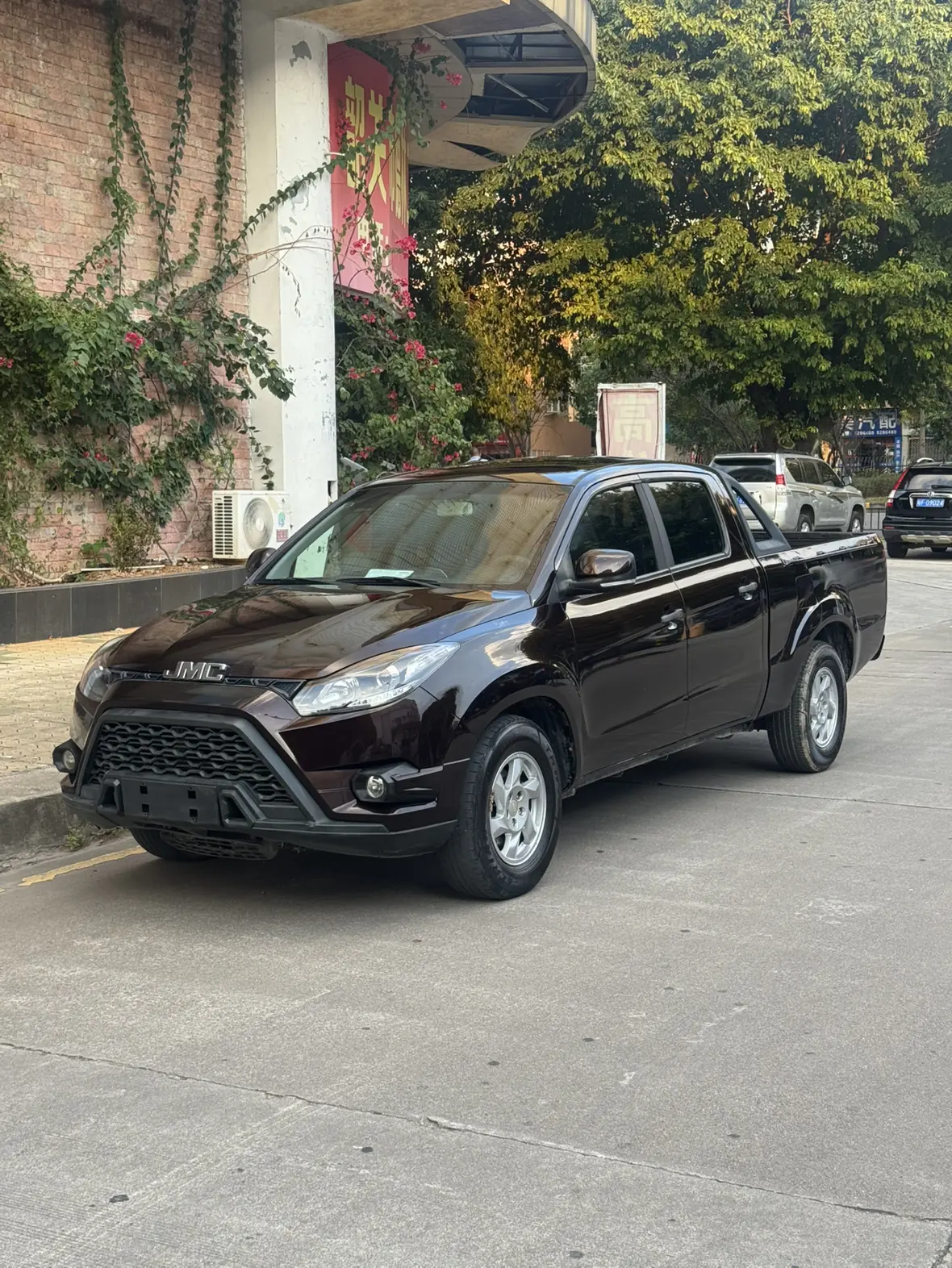 Jiangling Domain Tiger 5  из Китая