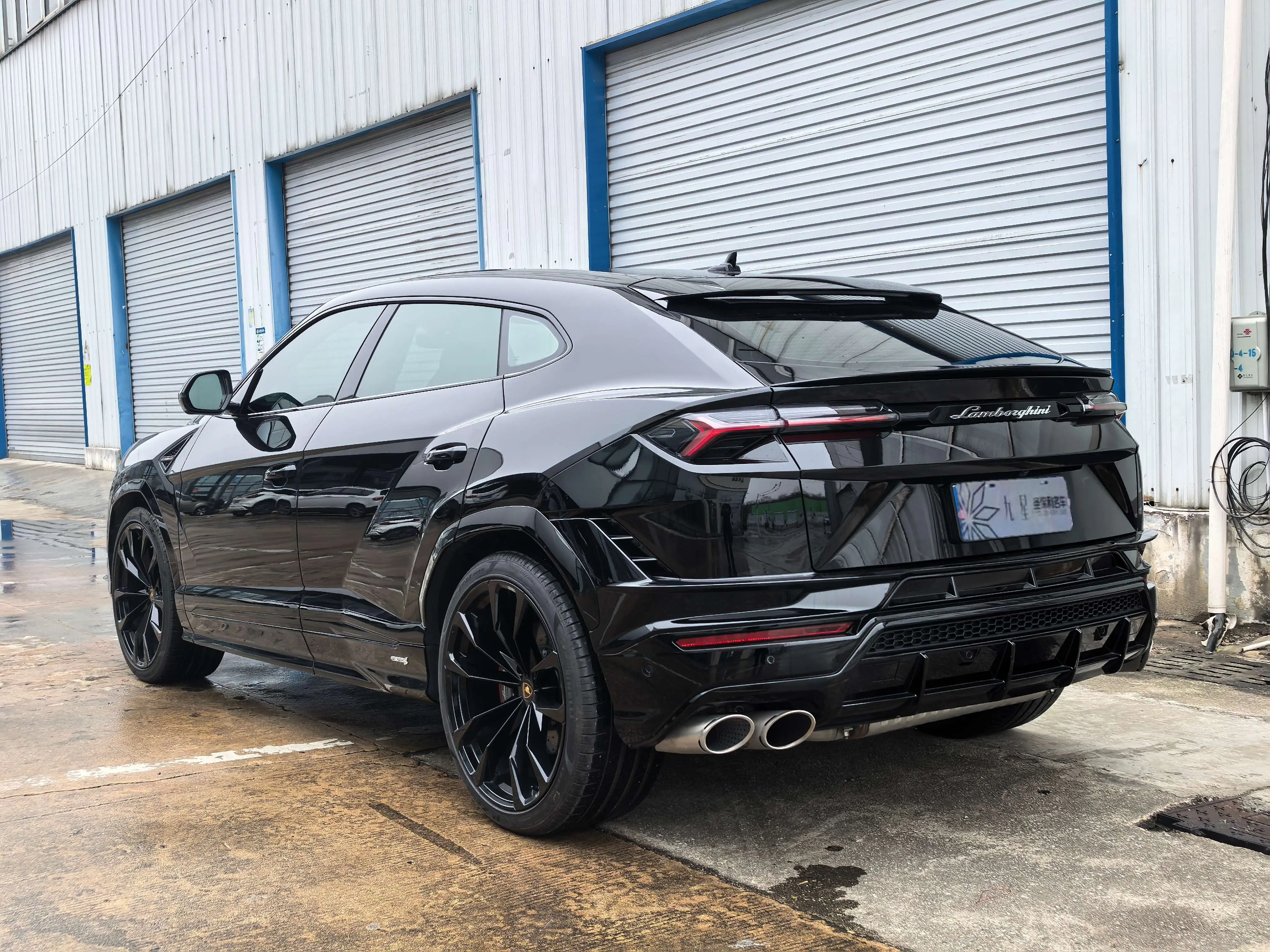 Lamborghini Urus  из Китая