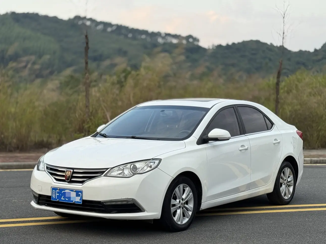 Roewe 360  из Китая