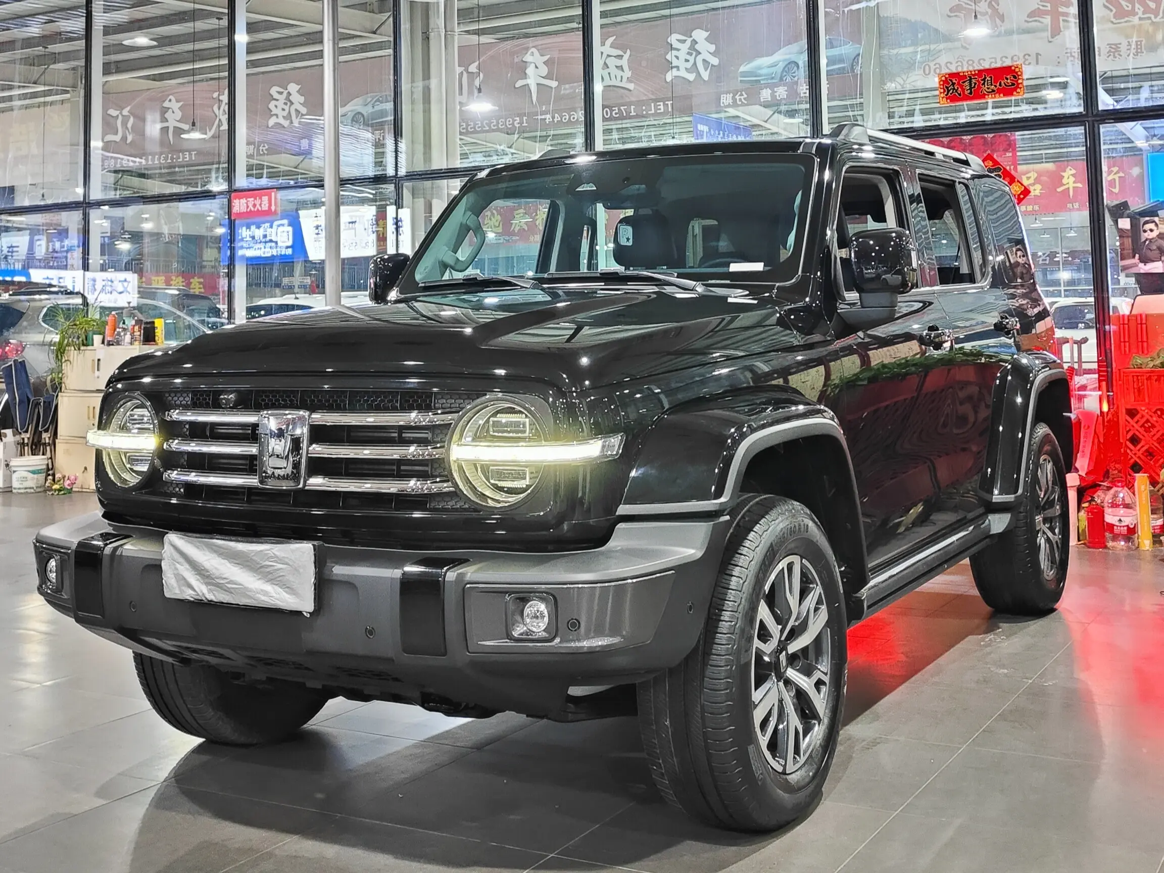 Tank 300  из Китая