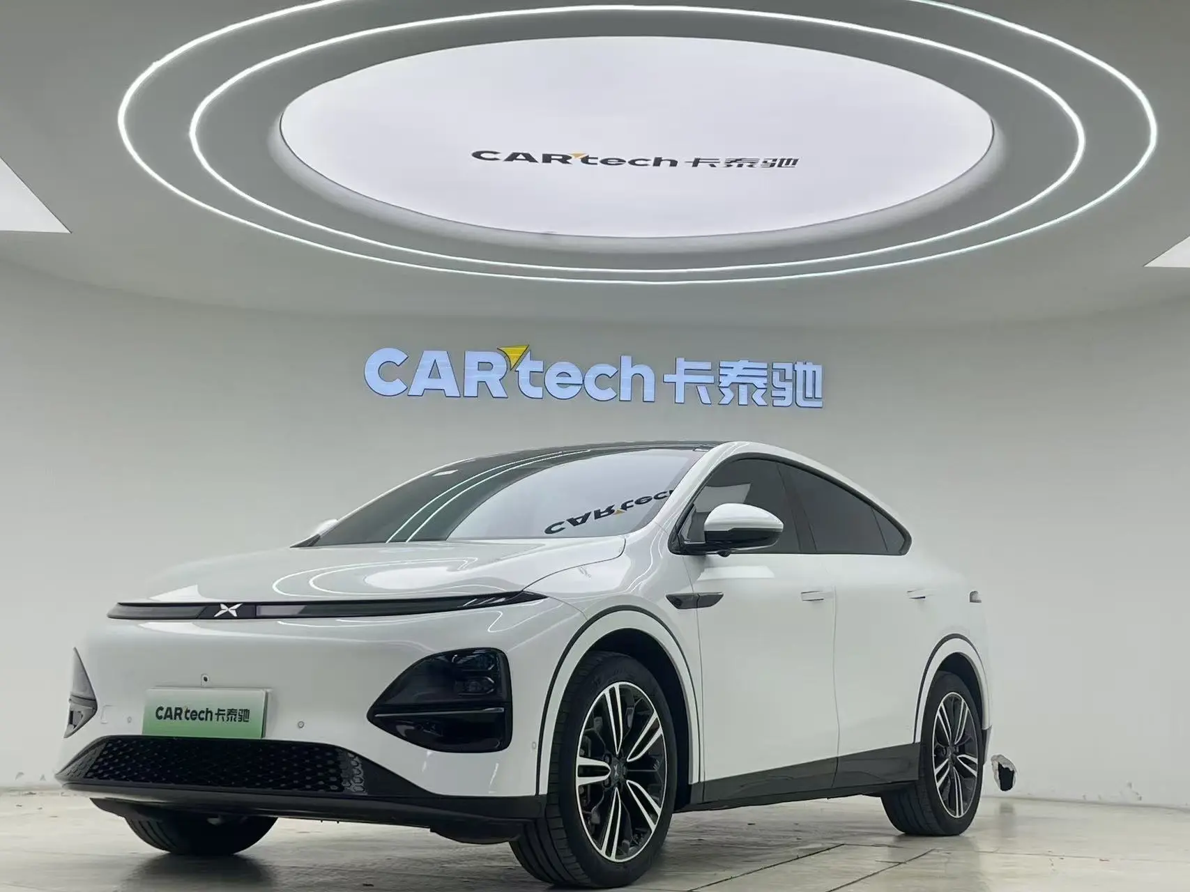 Xpeng G6  из Китая