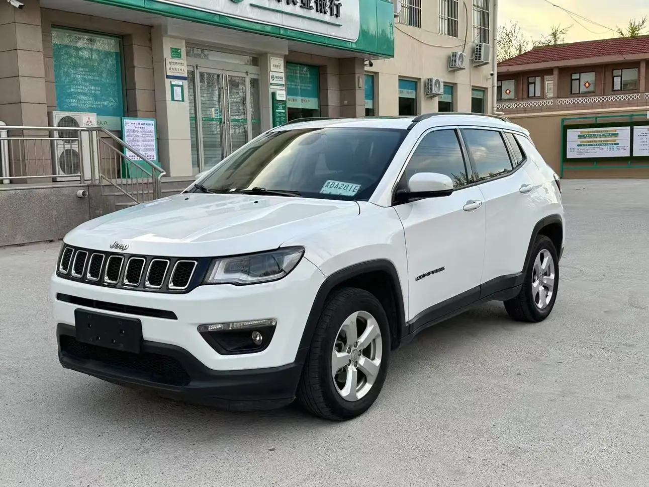 Jeep Guide to  из Китая