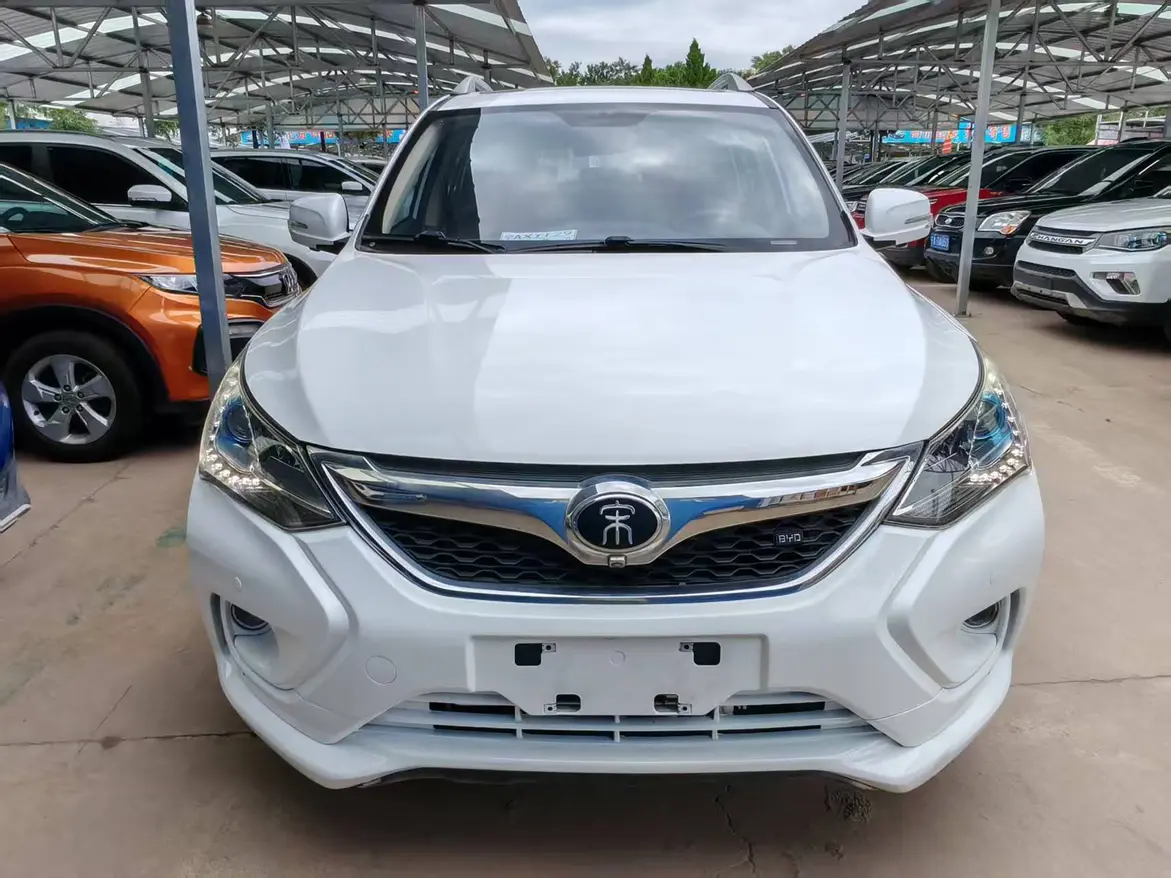 BYD Song  из Китая