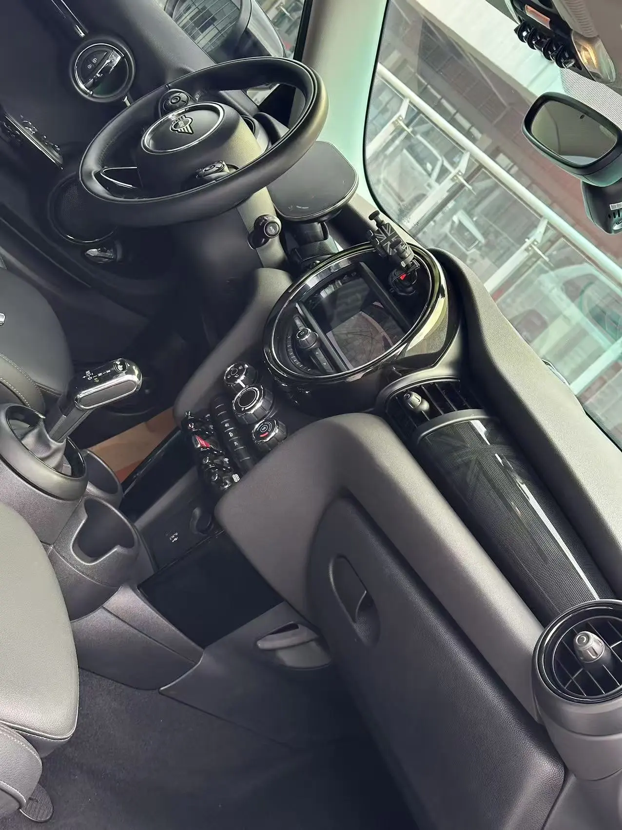 MINI 