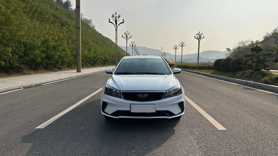 Geely Emgrand  из Китая