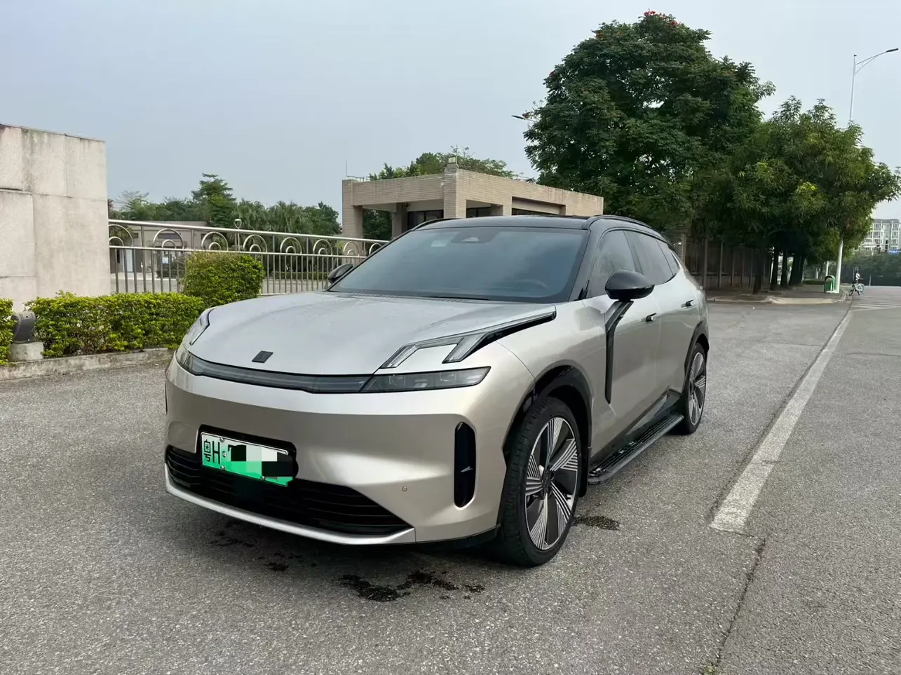 Lynk & Co 08 EM-P