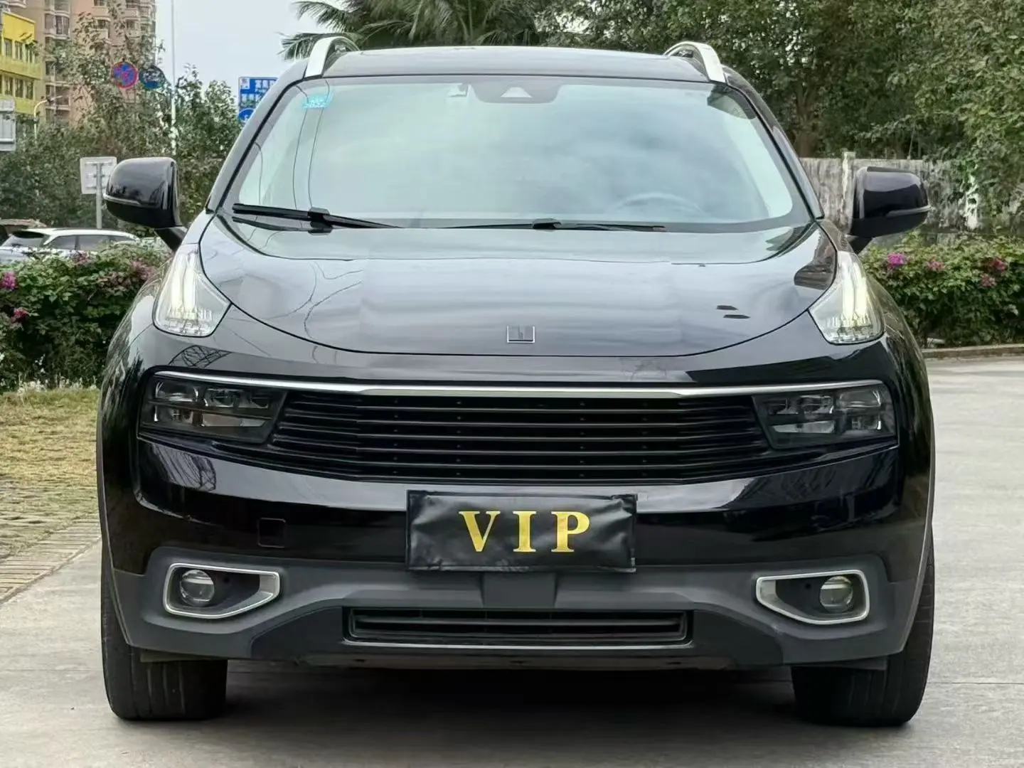 Lynk & Co 01  из Китая