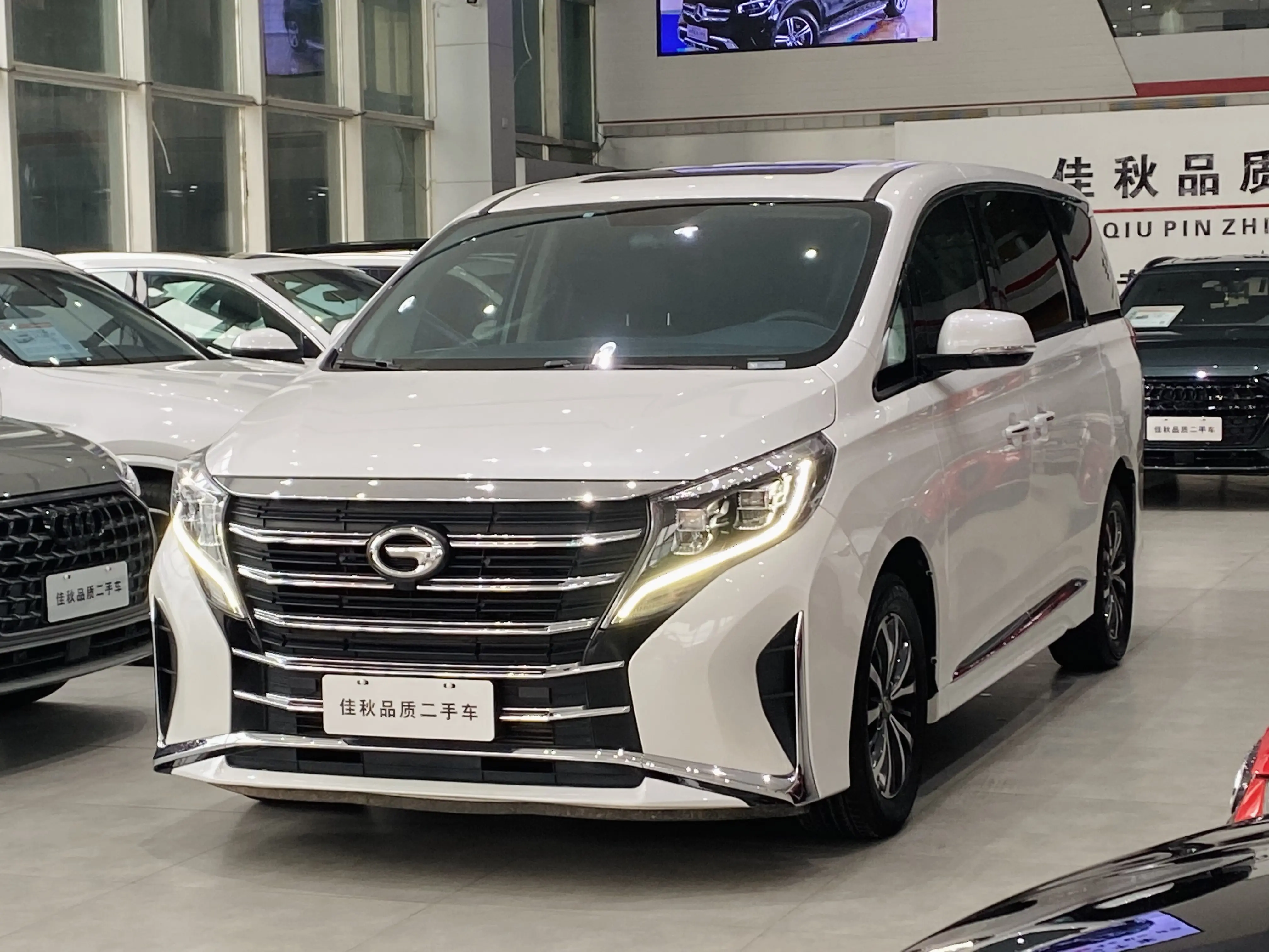GAC Trumpchi M8  из Китая