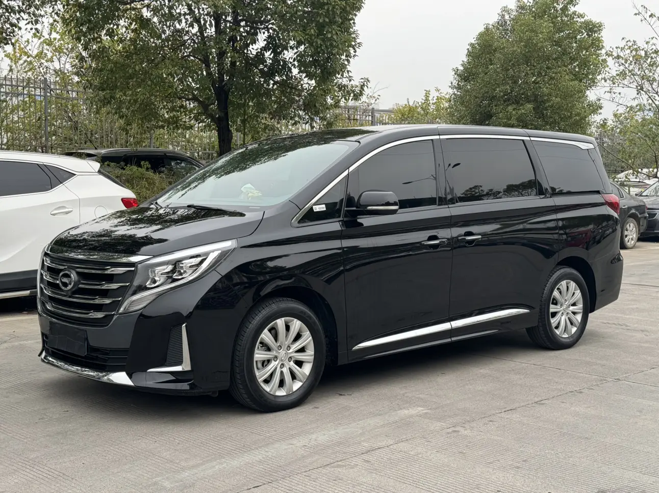 GAC Trumpchi M8  из Китая