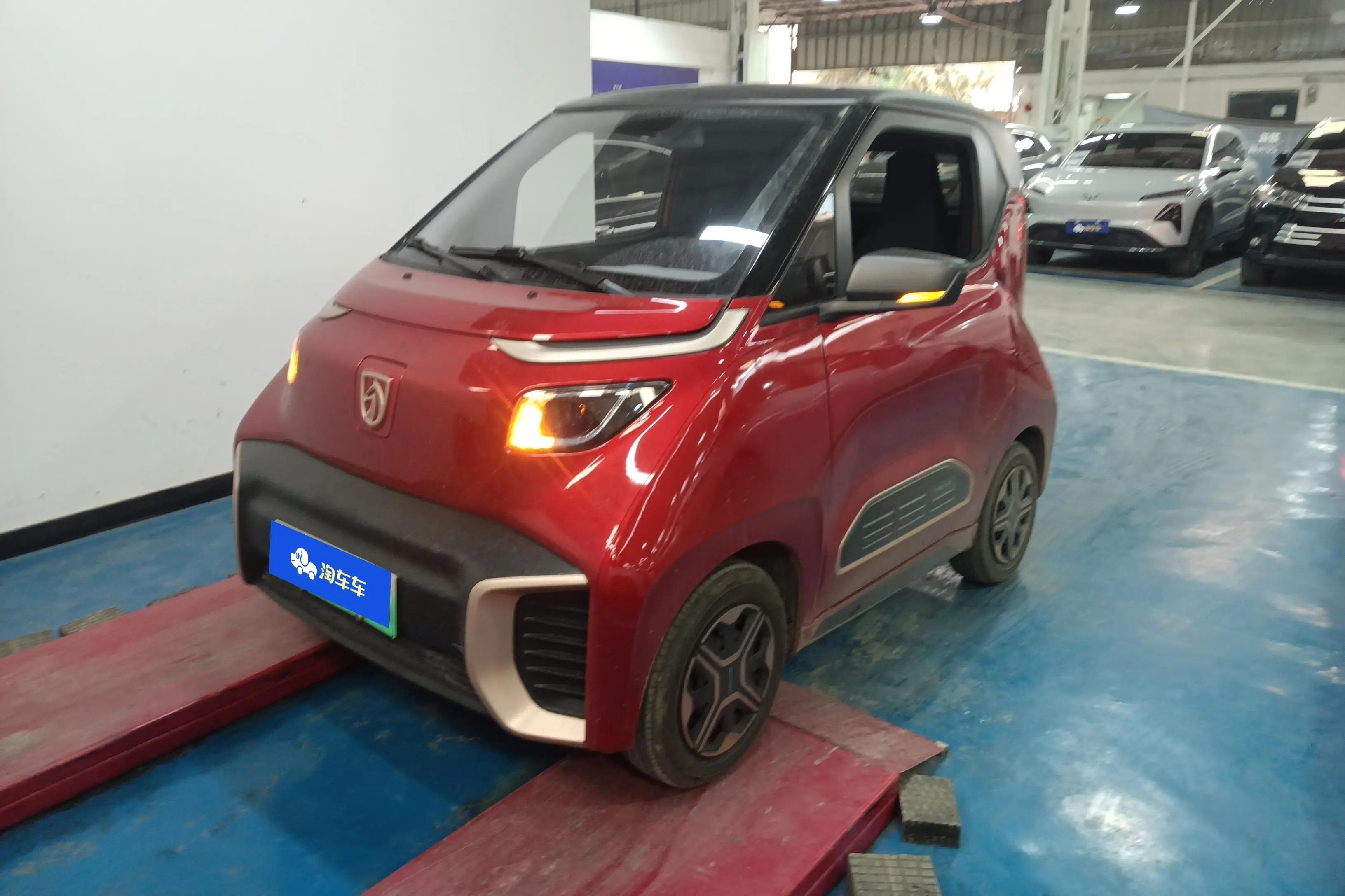 Baojun E200  из Китая