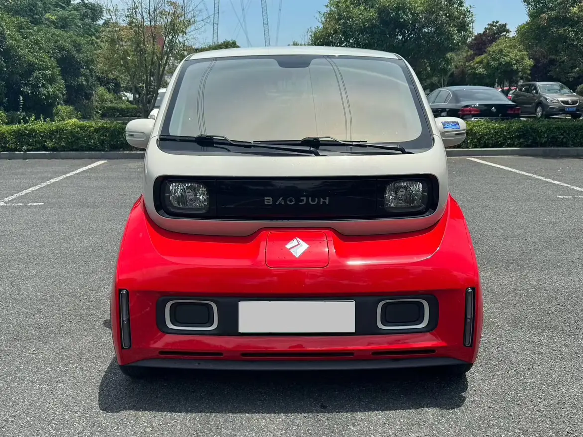 Baojun KiWi EV  из Китая