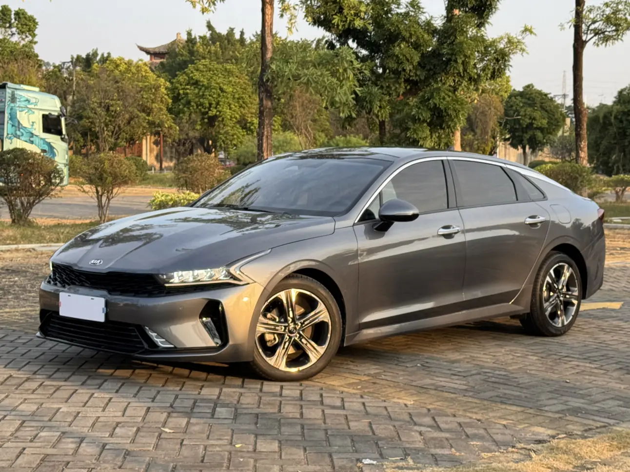 Kia K5  из Китая