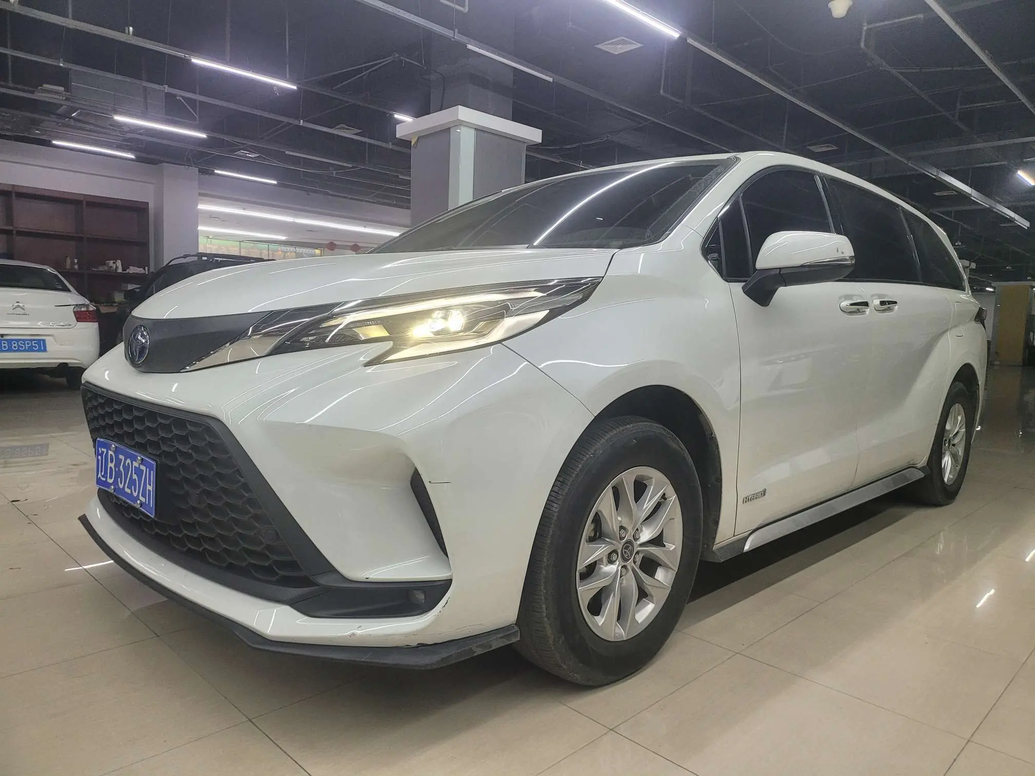 Toyota Granvia  из Китая