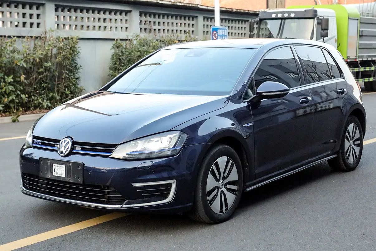 Volkswagen Golf PHEV (imported)  из Китая