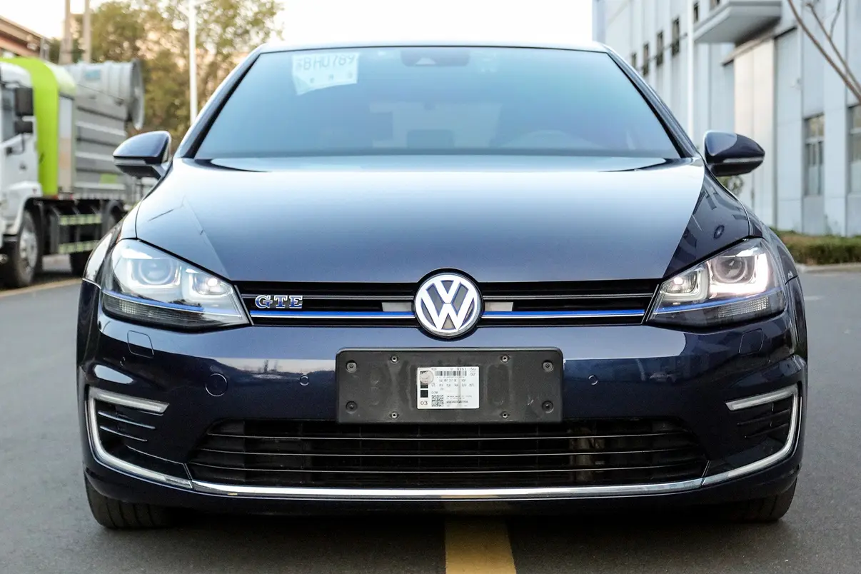 Volkswagen Golf PHEV (imported)  из Китая