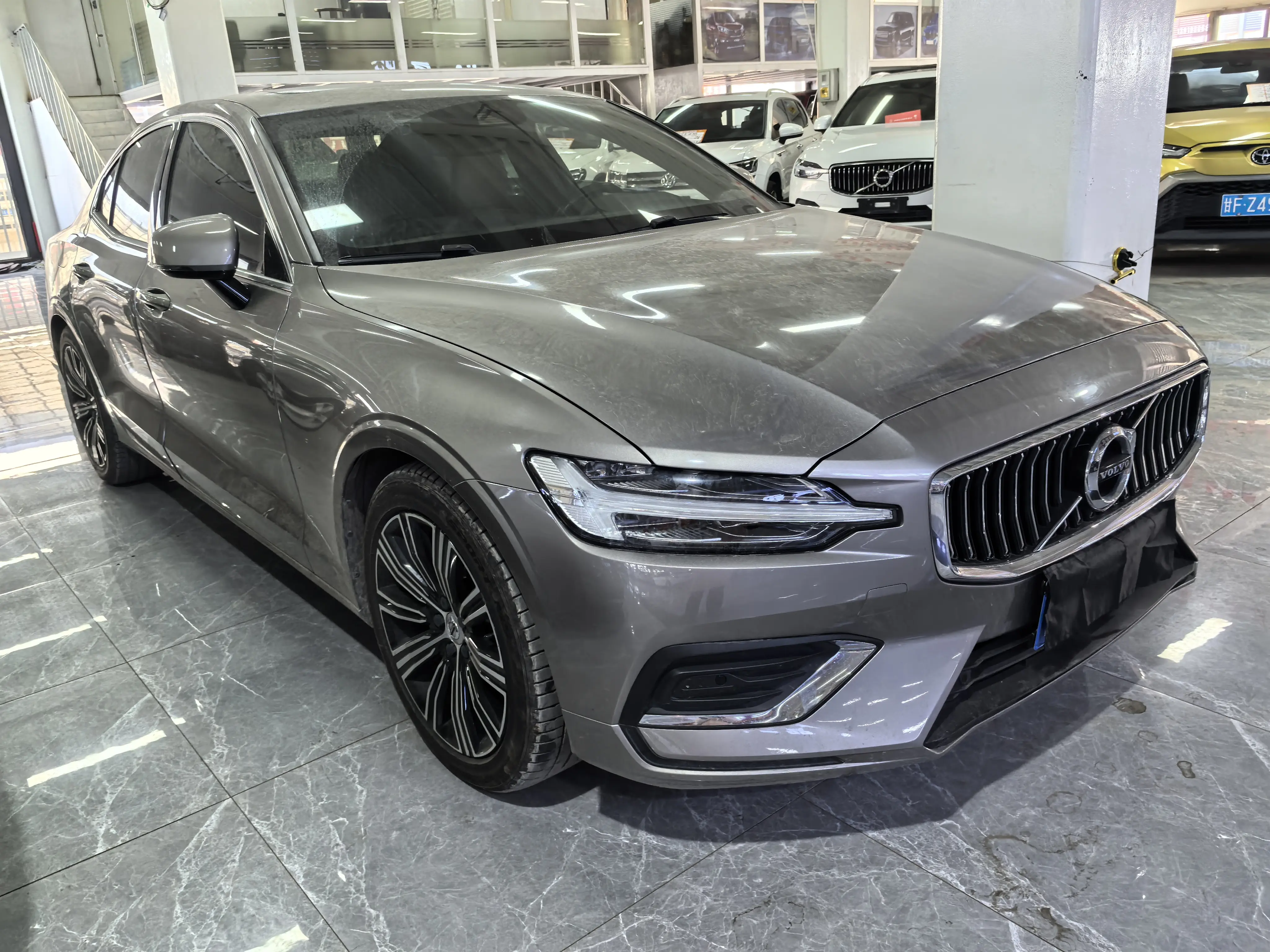 Volvo S60  из Китая