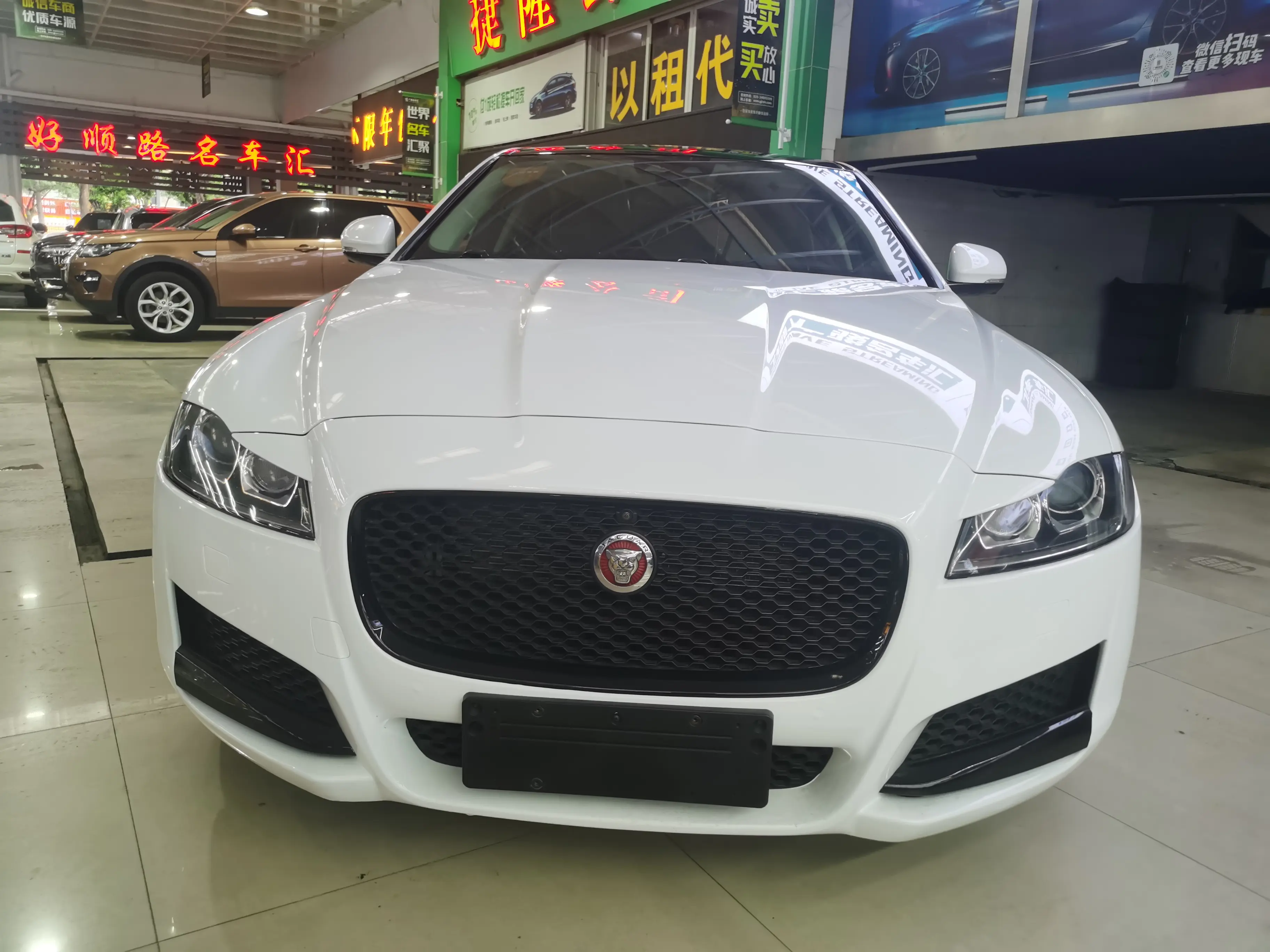 Jaguar XF  из Китая