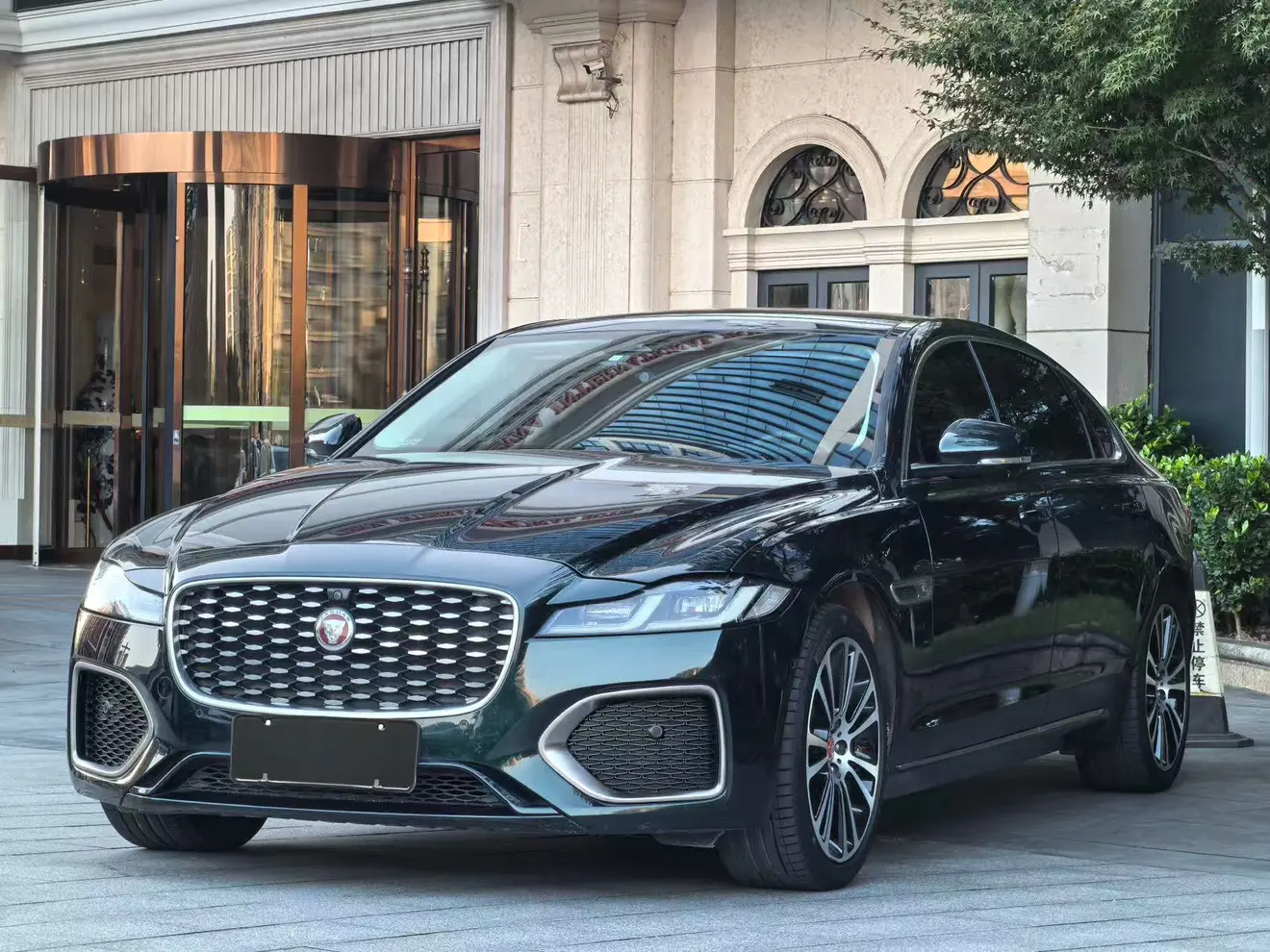 Jaguar XFL  из Китая