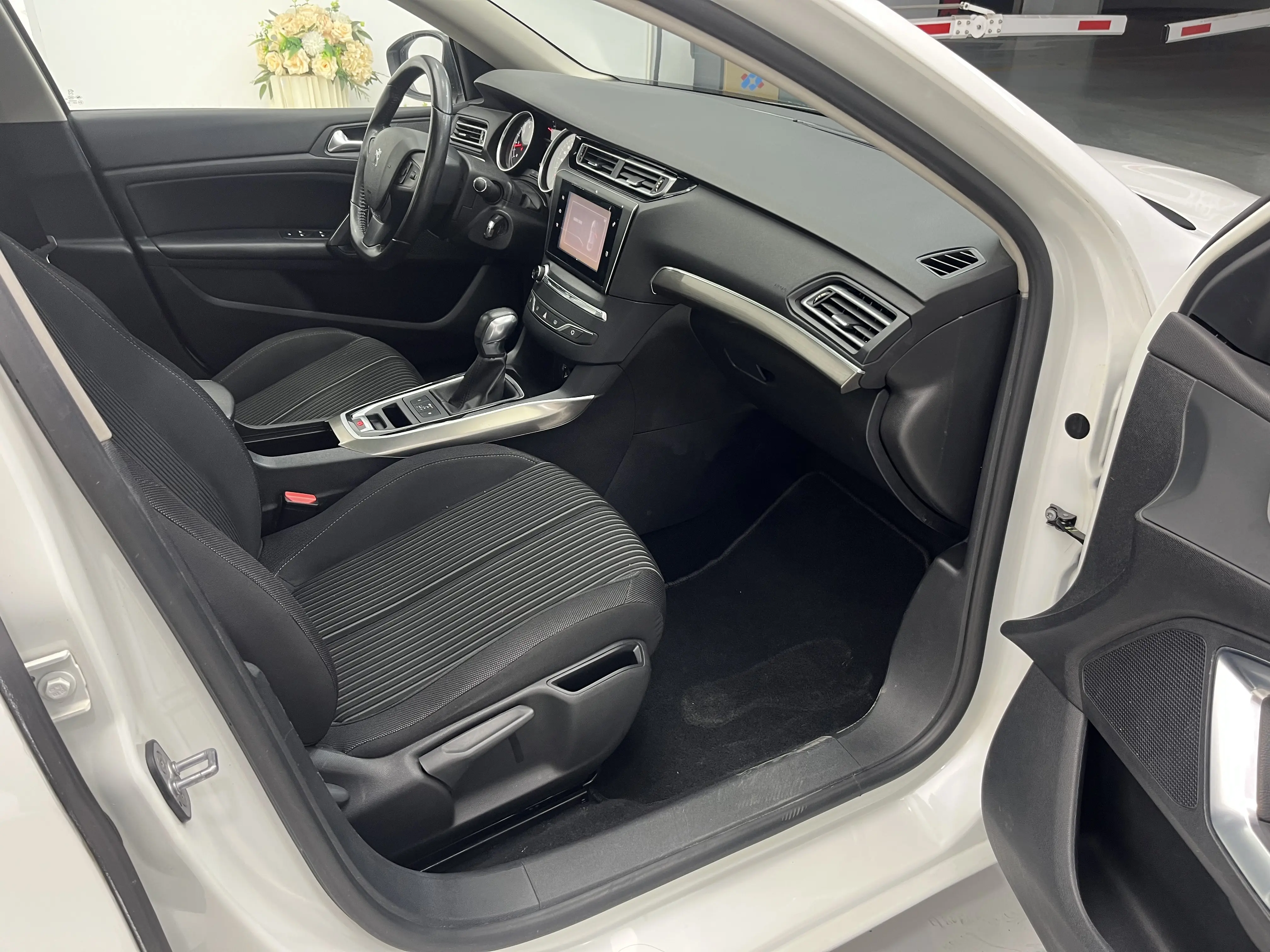 Peugeot 408  из Китая