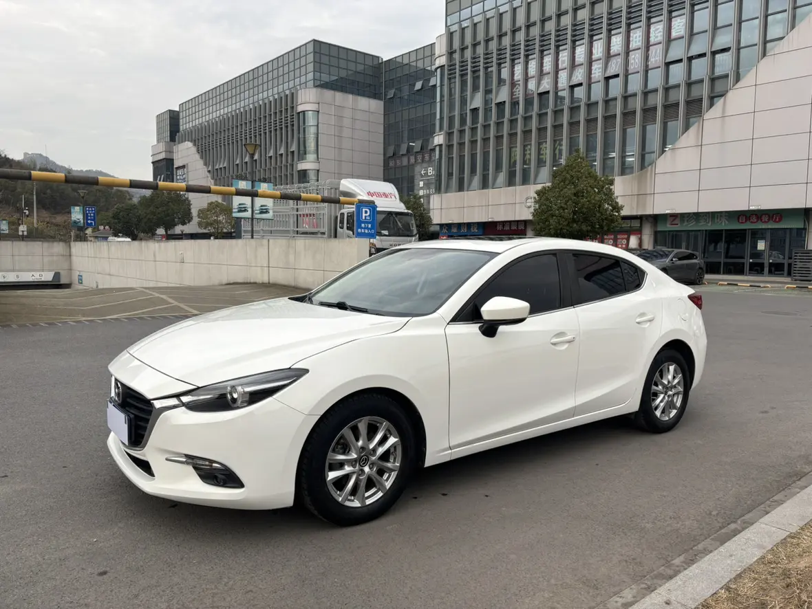 Mazda Axela (Mazda3)  из Китая
