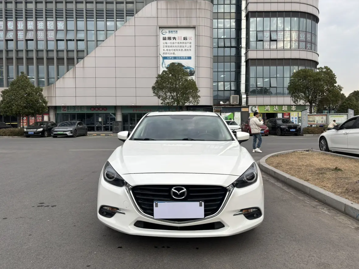Mazda Axela (Mazda3)  из Китая