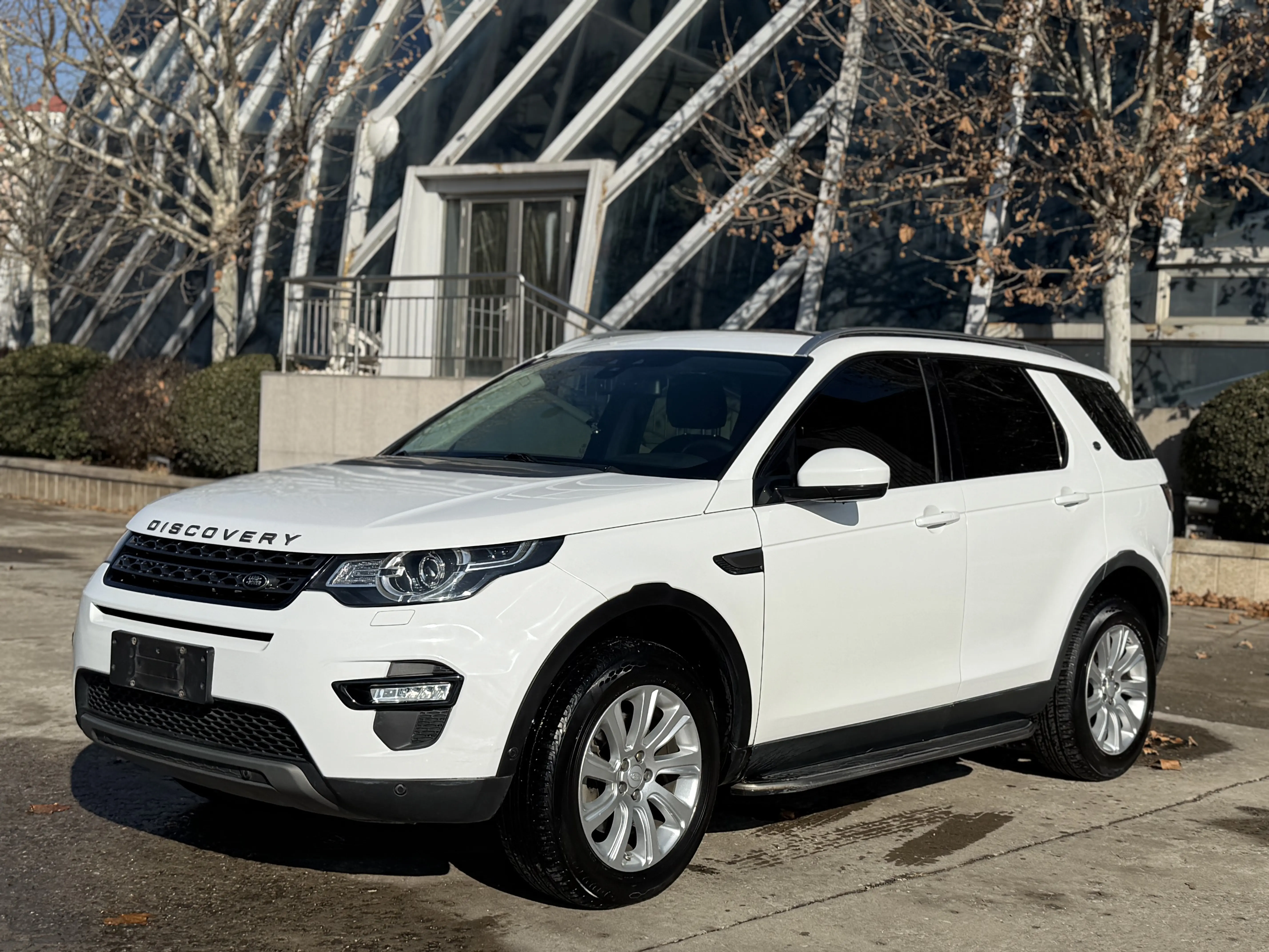 Land Rover Discover the magic  из Китая