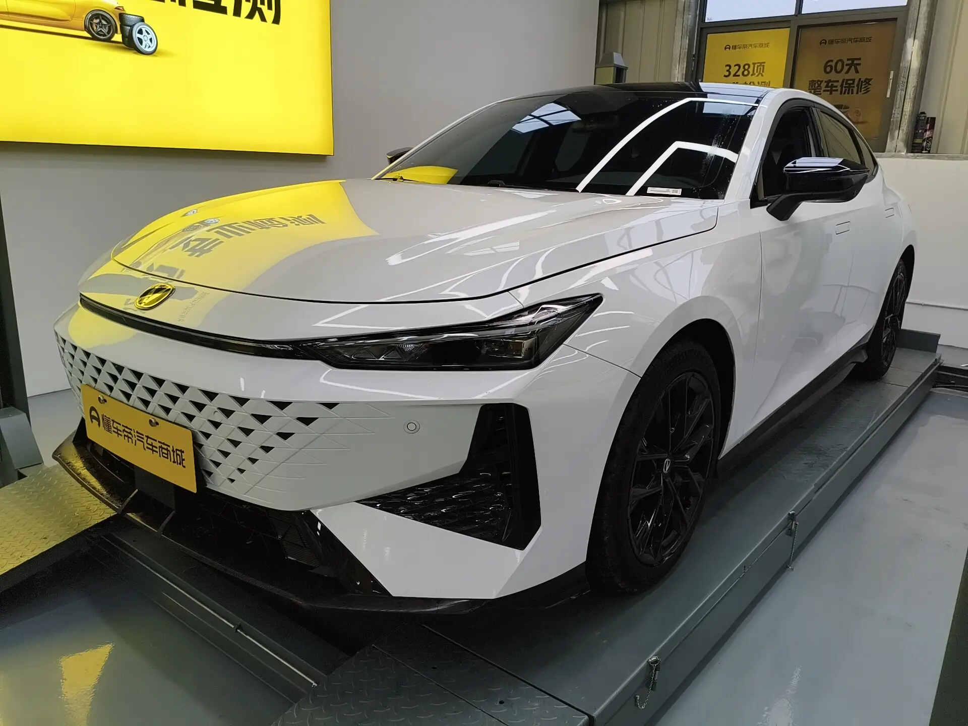 Changan UNI-V  из Китая