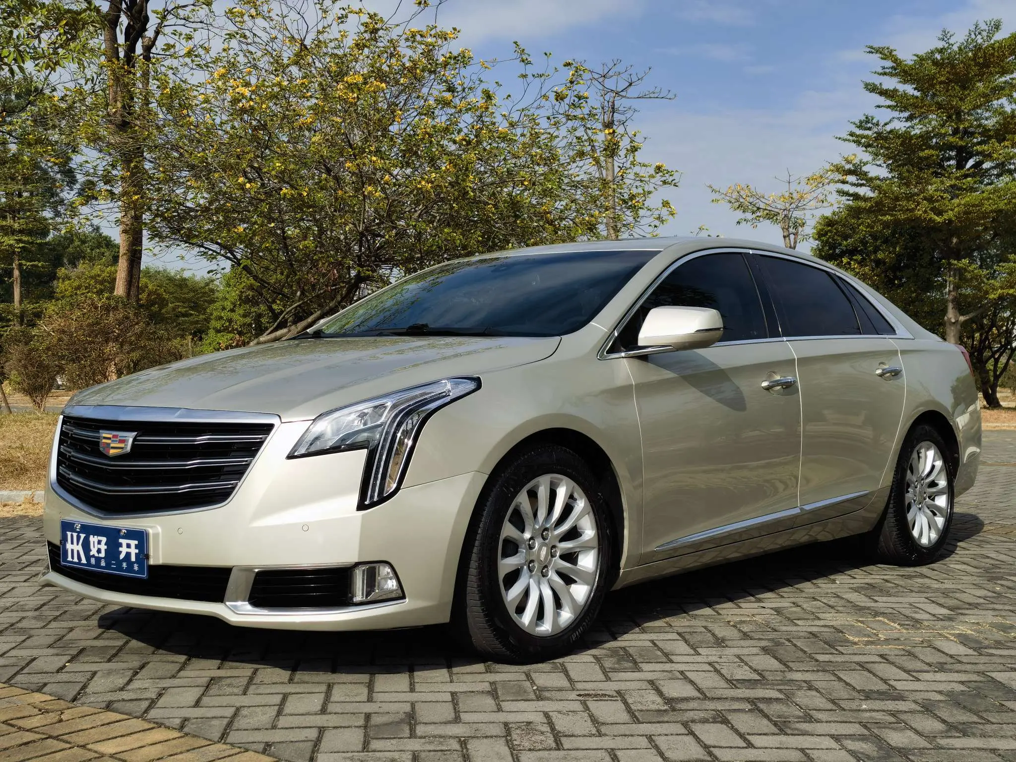 Cadillac XTS  из Китая