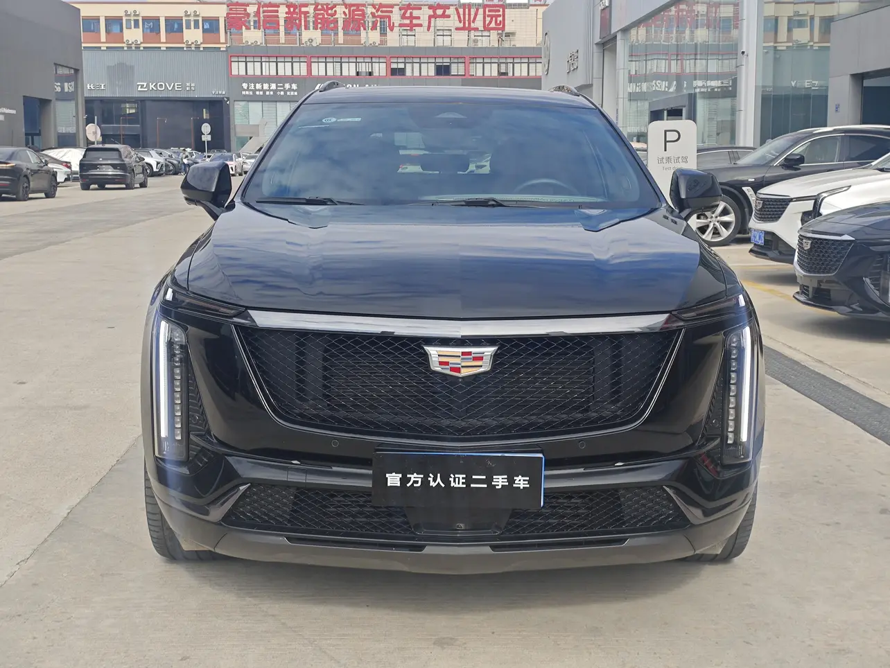 Cadillac XT5  из Китая