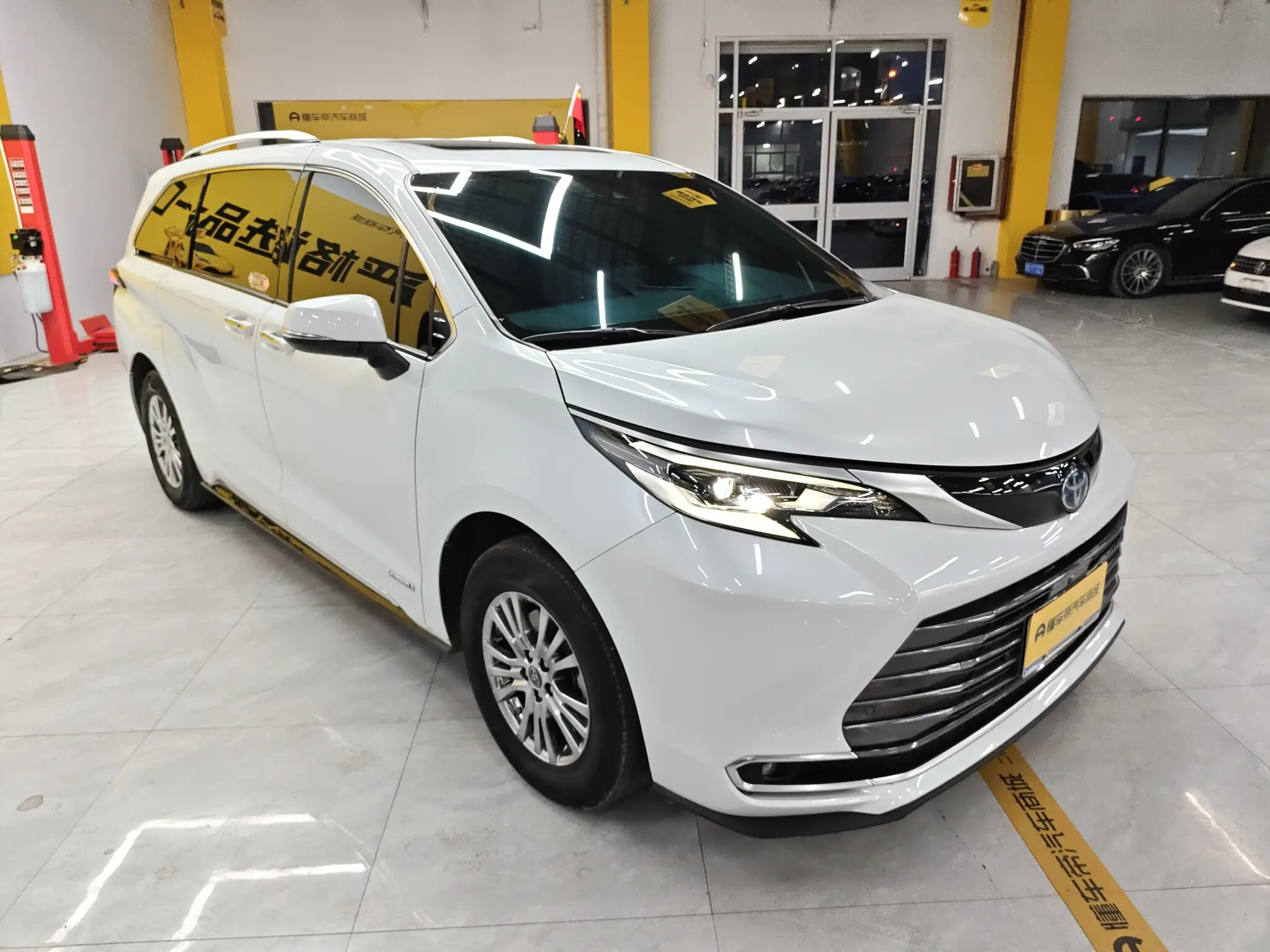 Toyota Sienna  из Китая