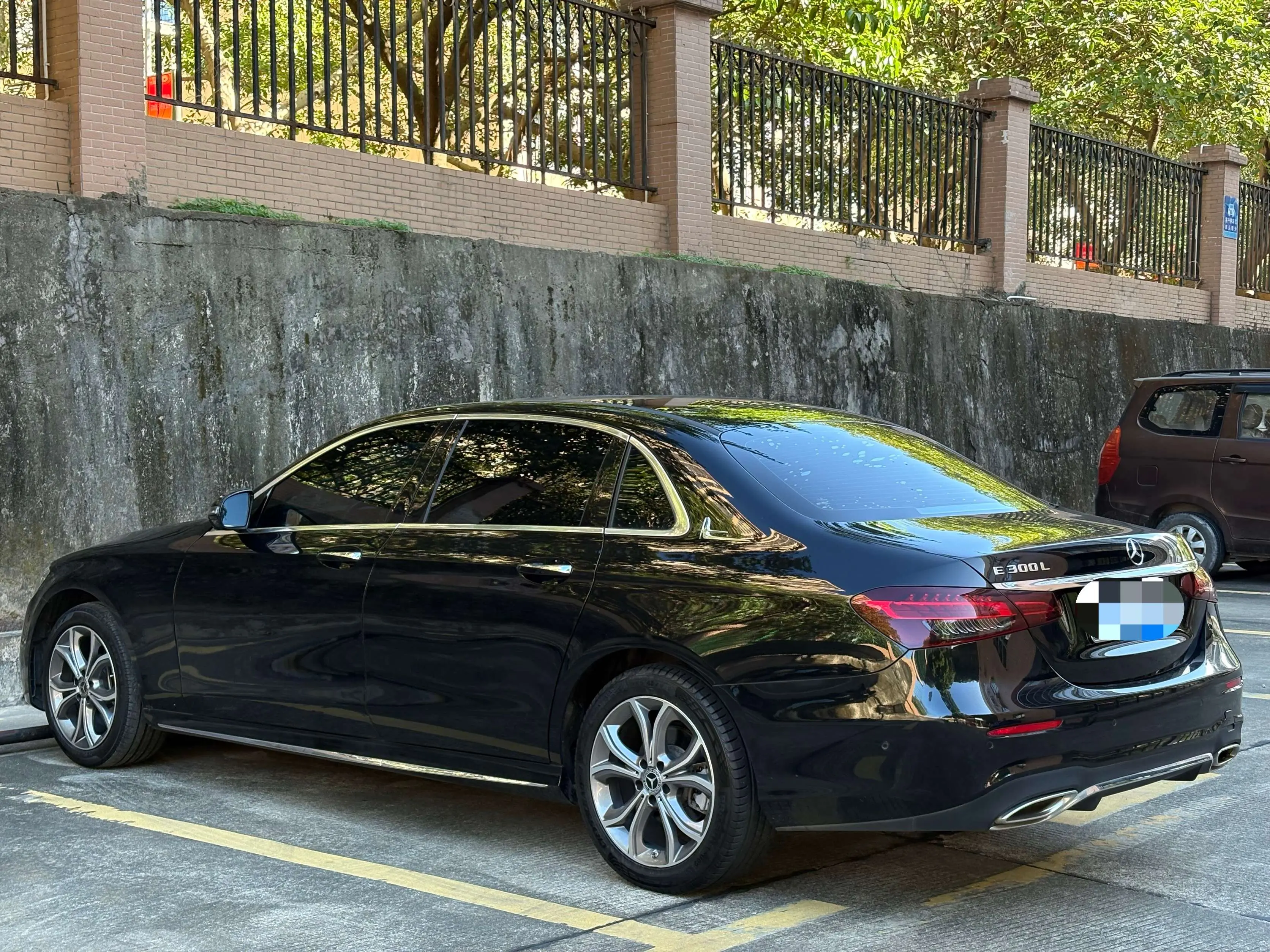 Mercedes-Benz E-Class  из Китая