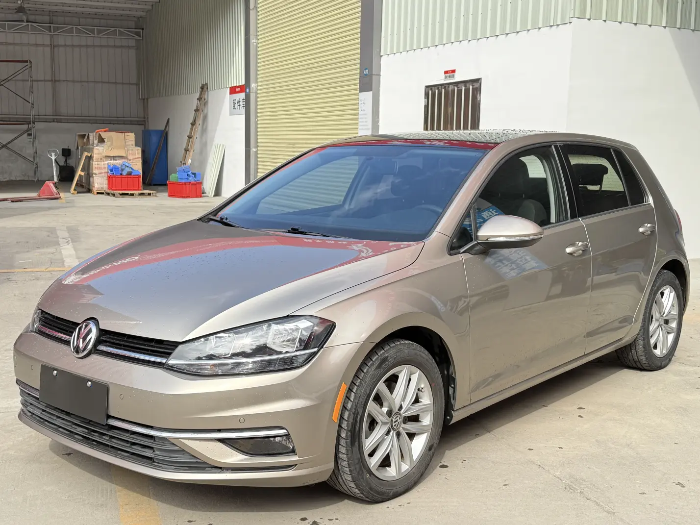 Volkswagen Golf  из Китая