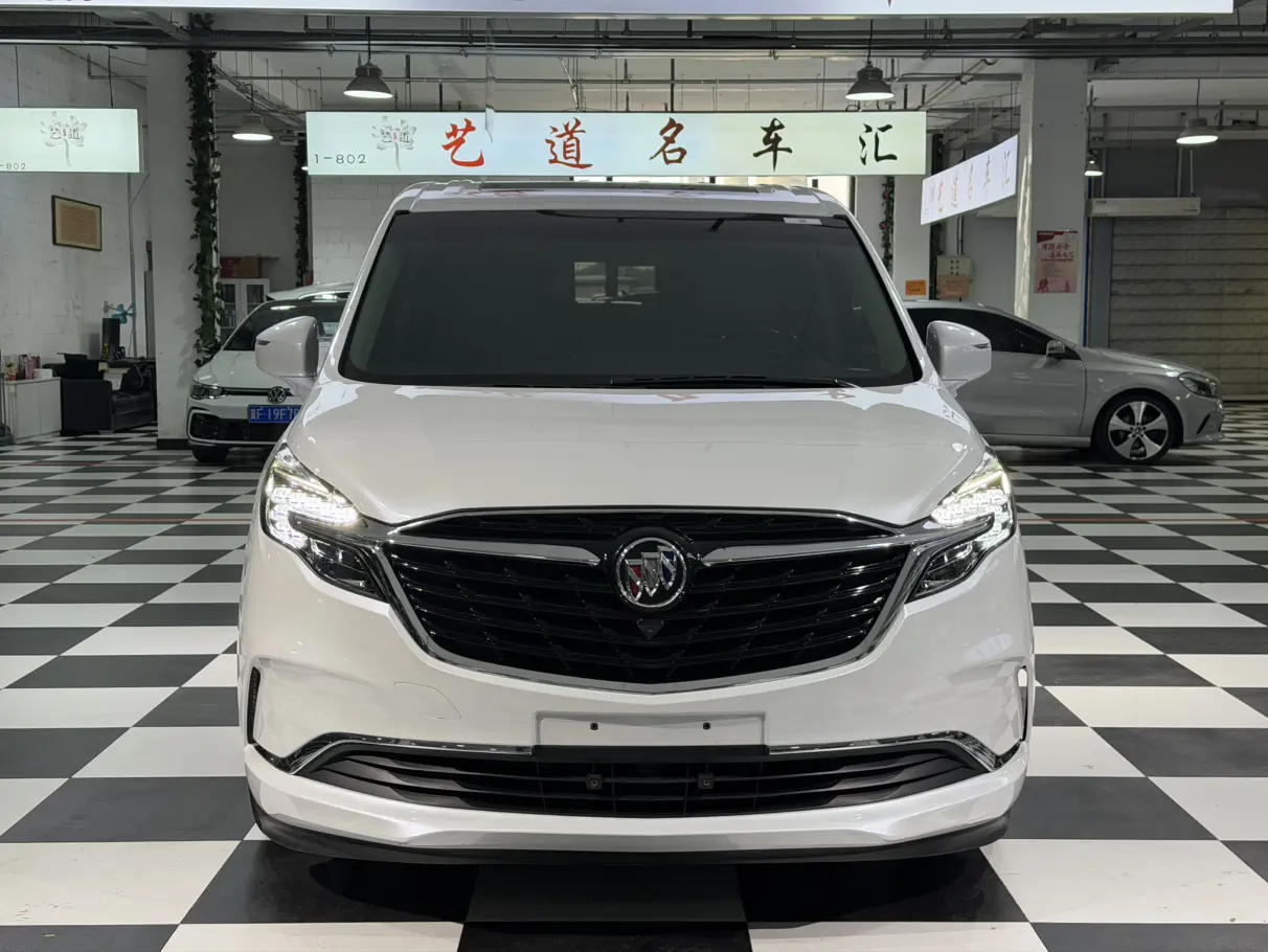 Buick GL8  из Китая