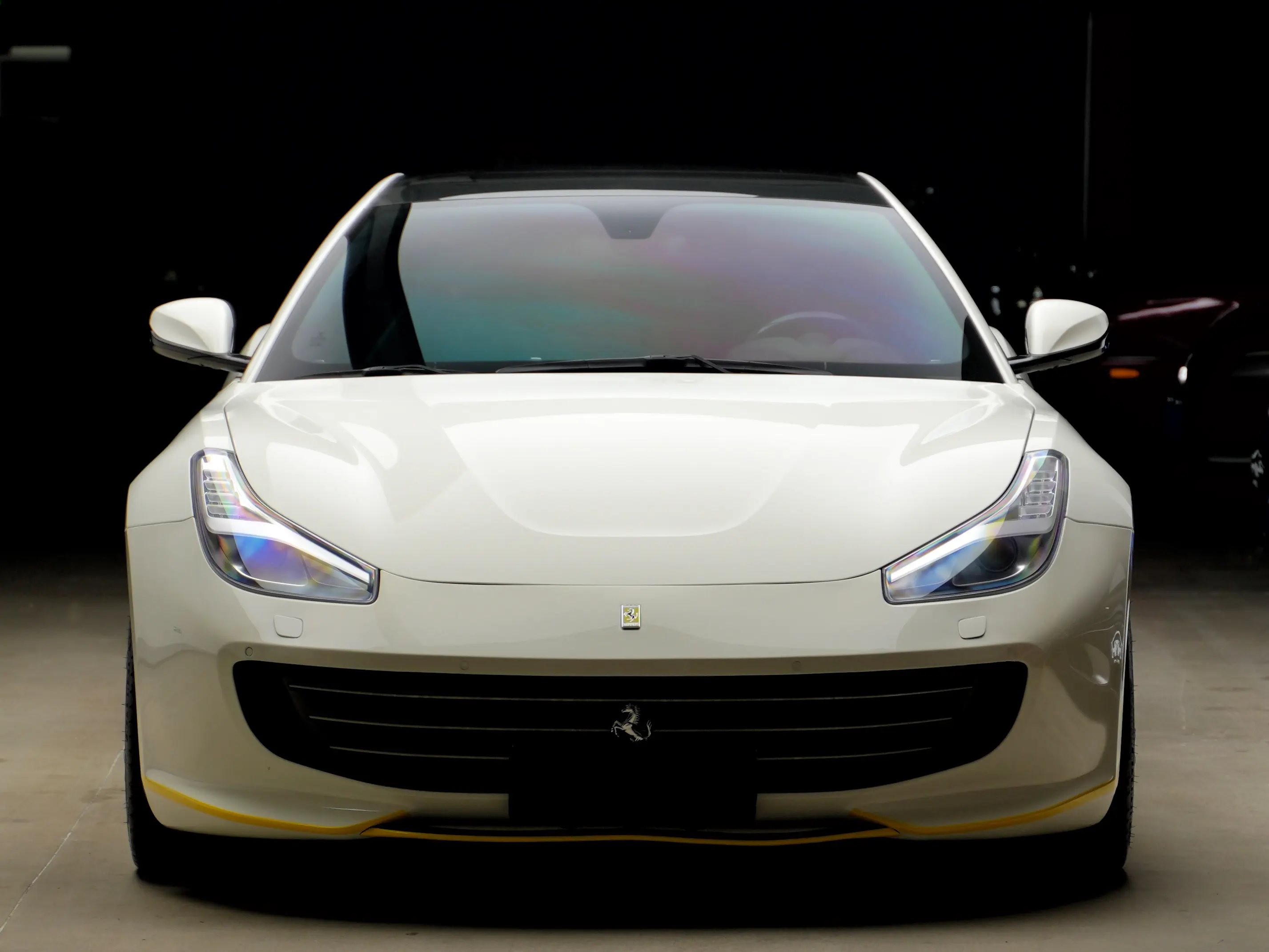 Ferrari GTC4Lusso  из Китая