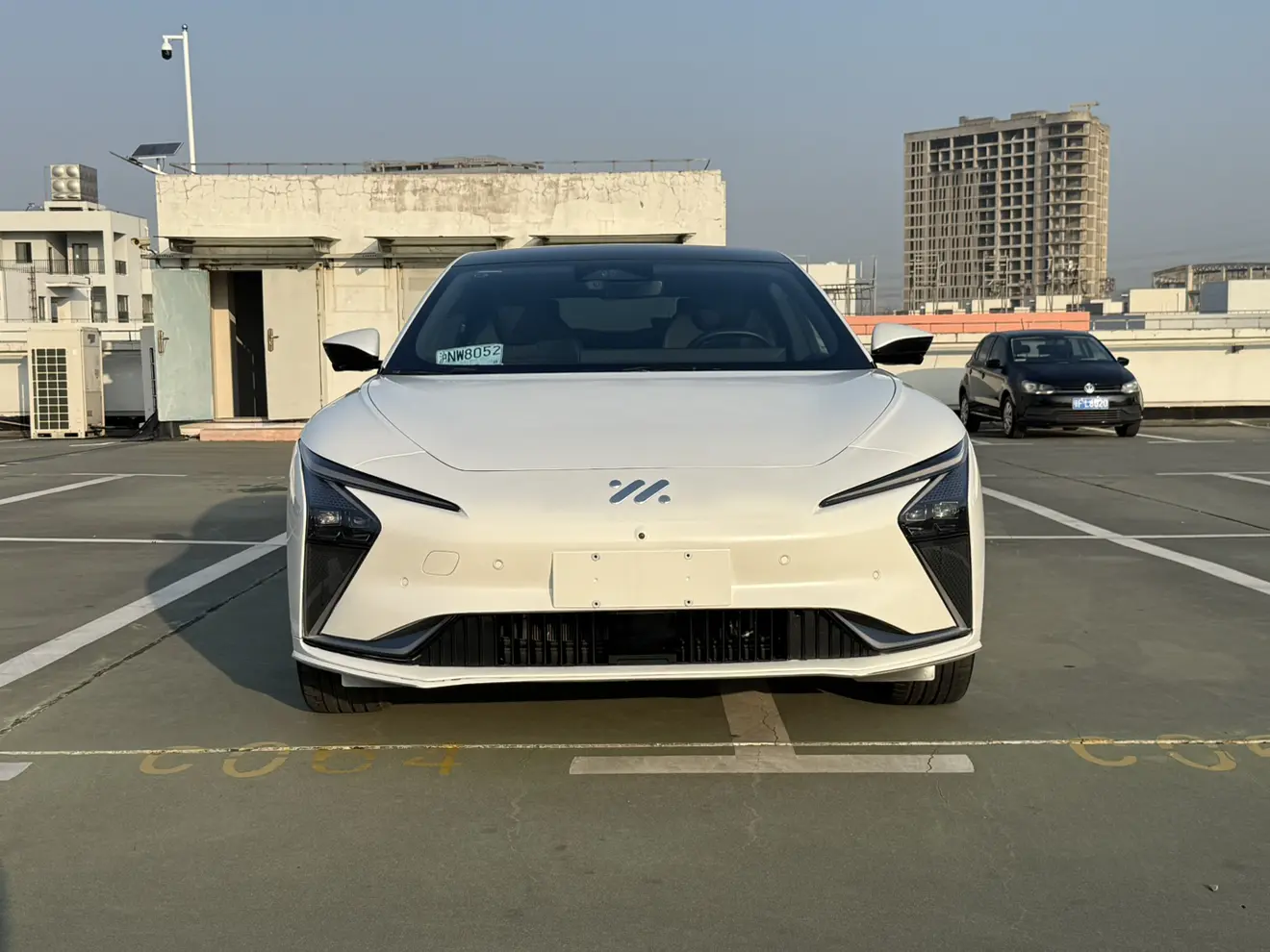 Zhiji L7  из Китая