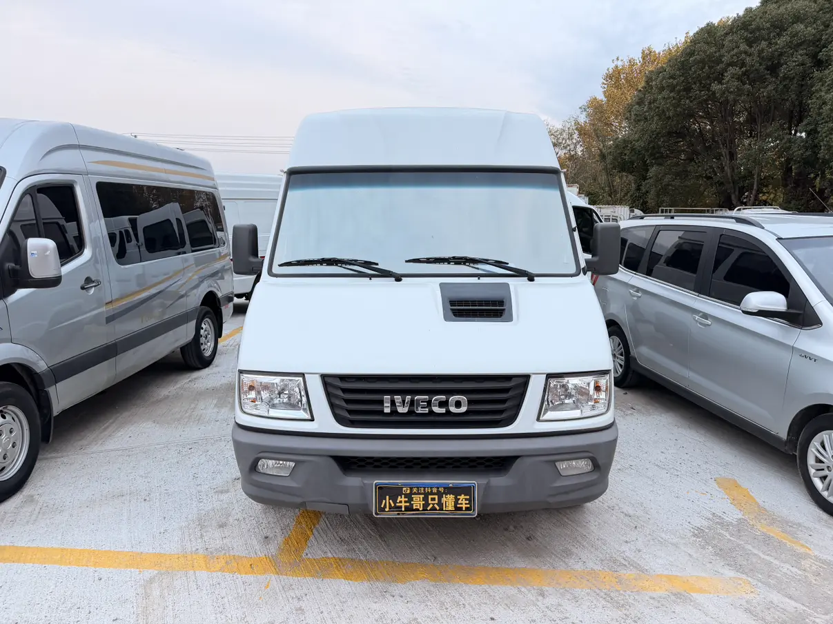 Iveco proud  из Китая