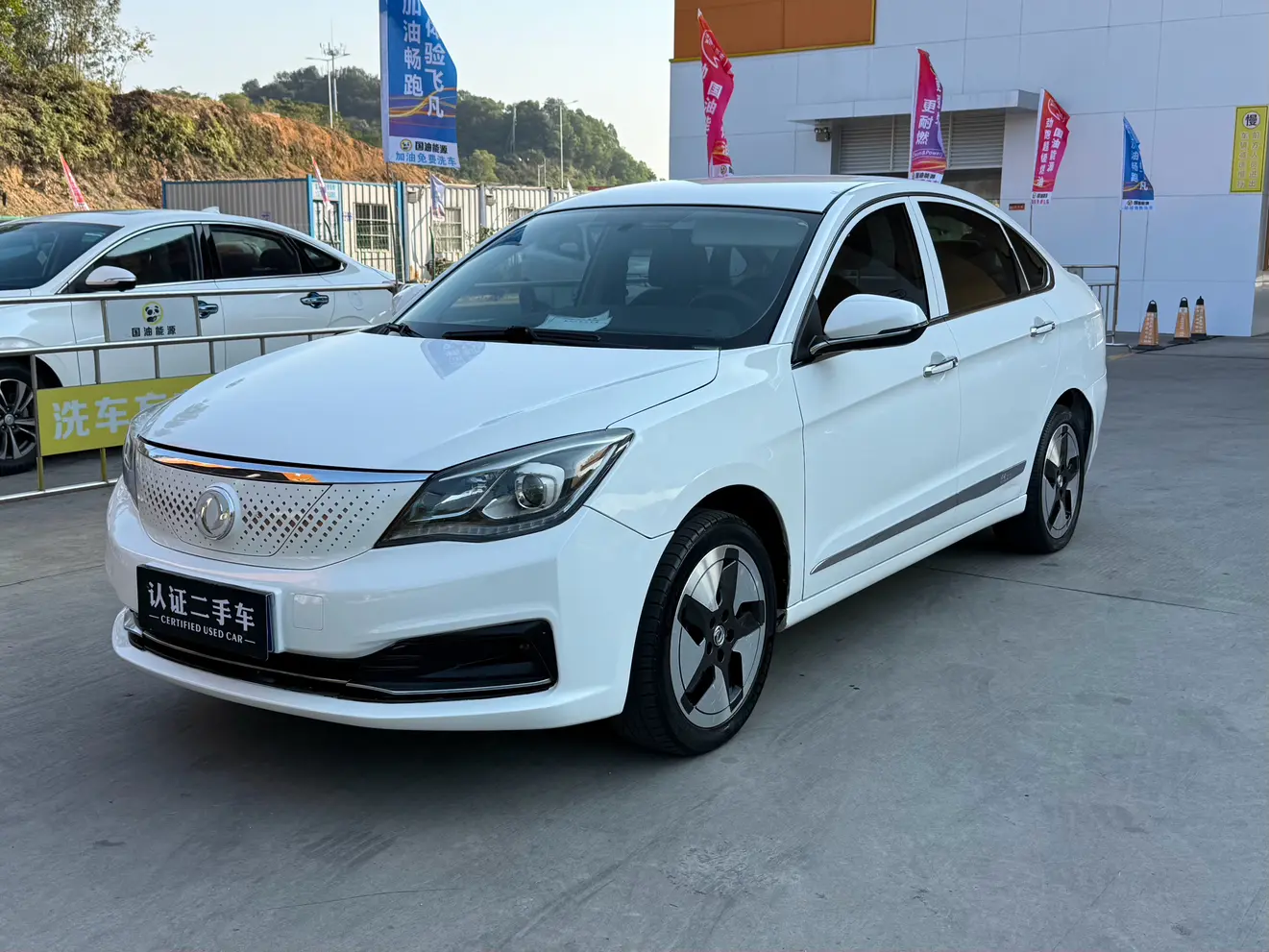 Dongfeng Fengshen E70  из Китая