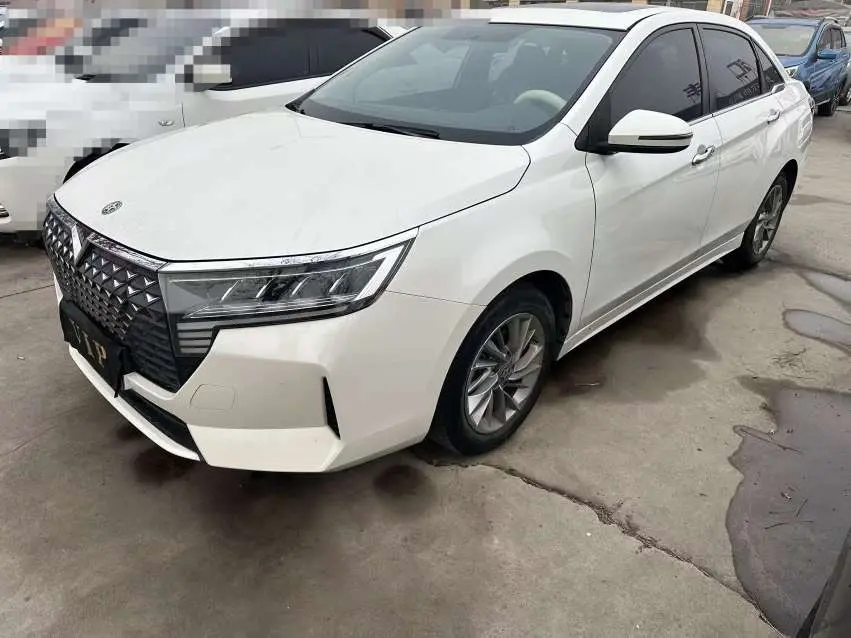 Kai Chen Venucia D60  из Китая