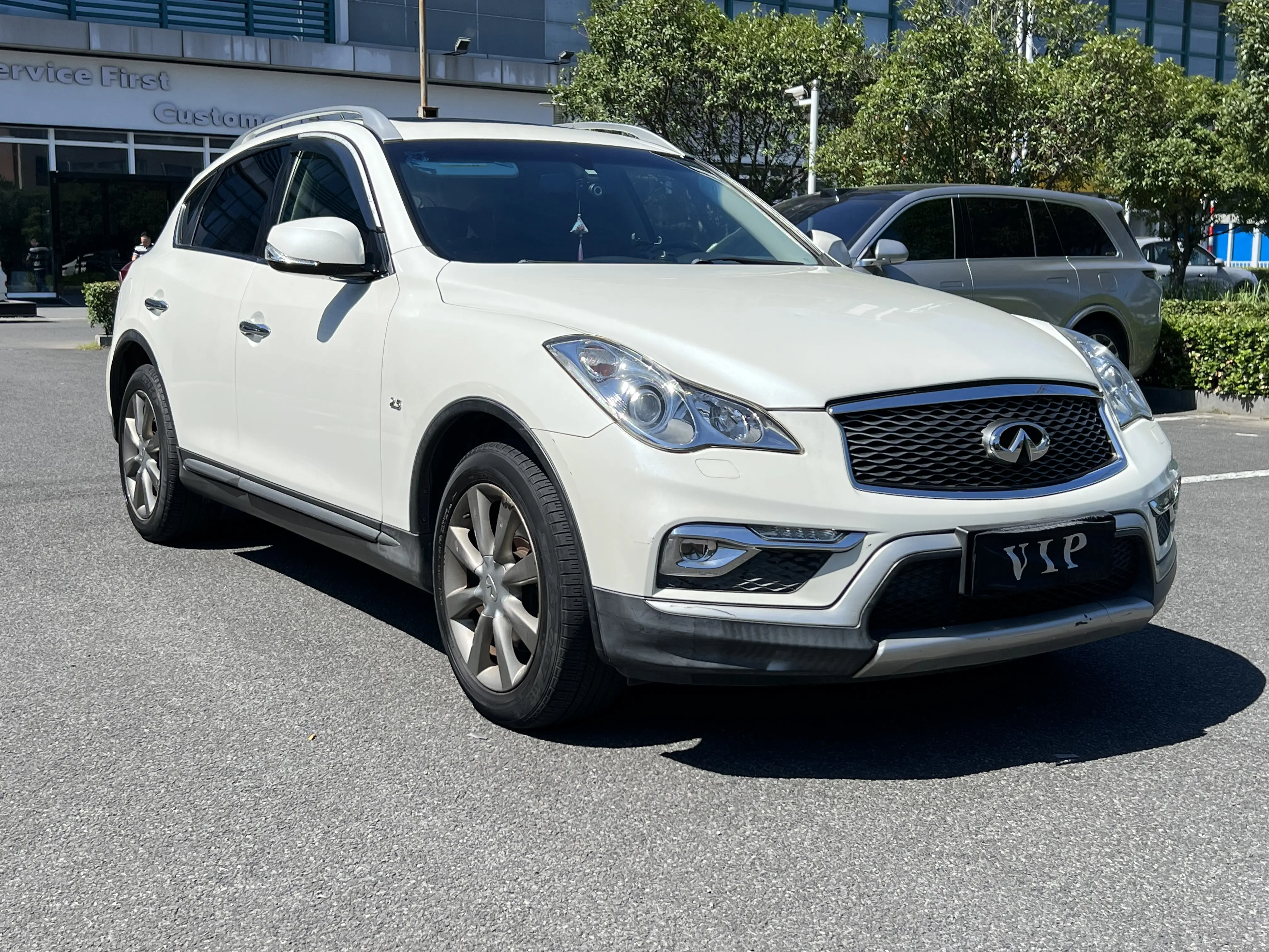 Infiniti QX50  из Китая